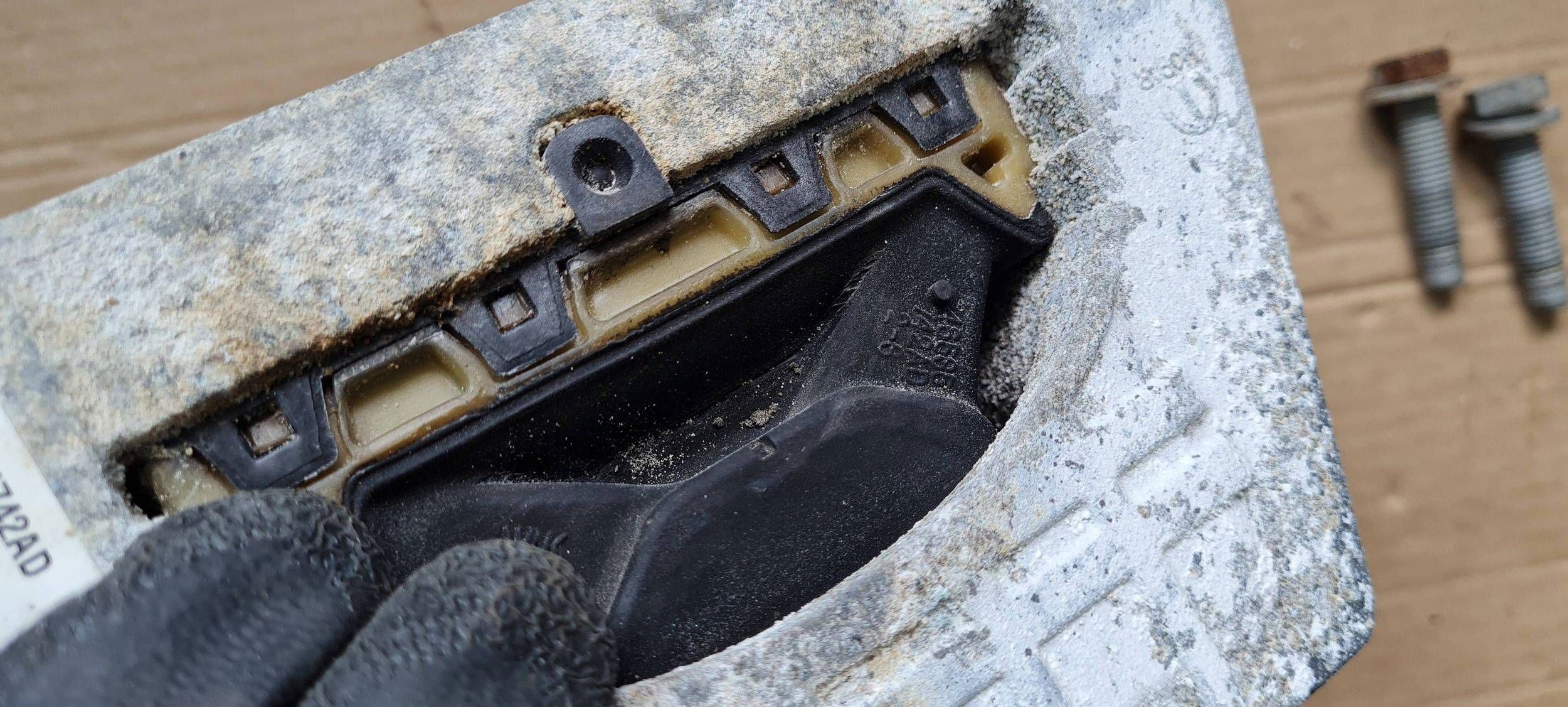 Chrysler Pacifica 2022 engine mount console left 3.6 V6 P68224742AD