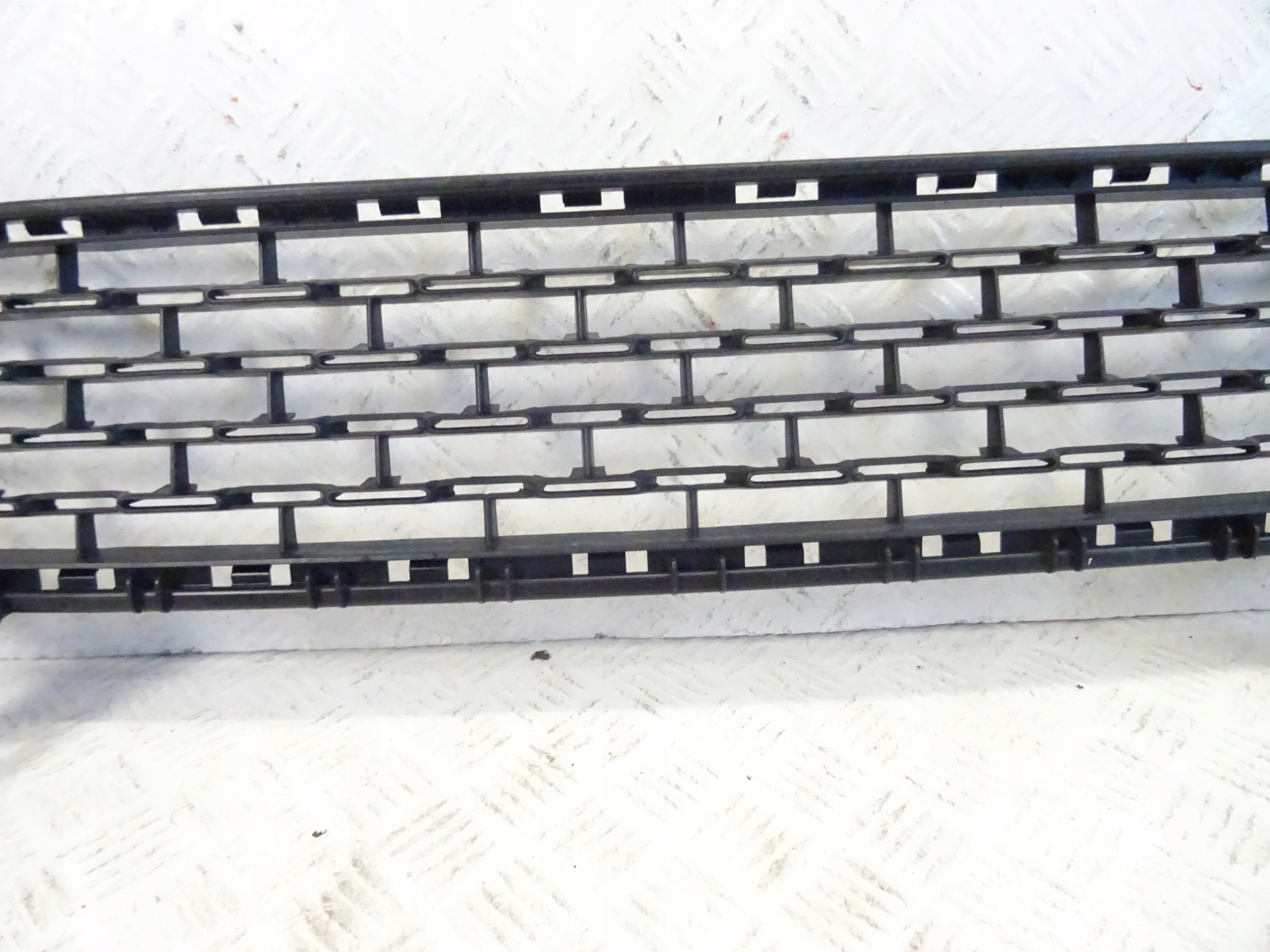 grid of a bumper front front KIA STONIC 86560-H8400