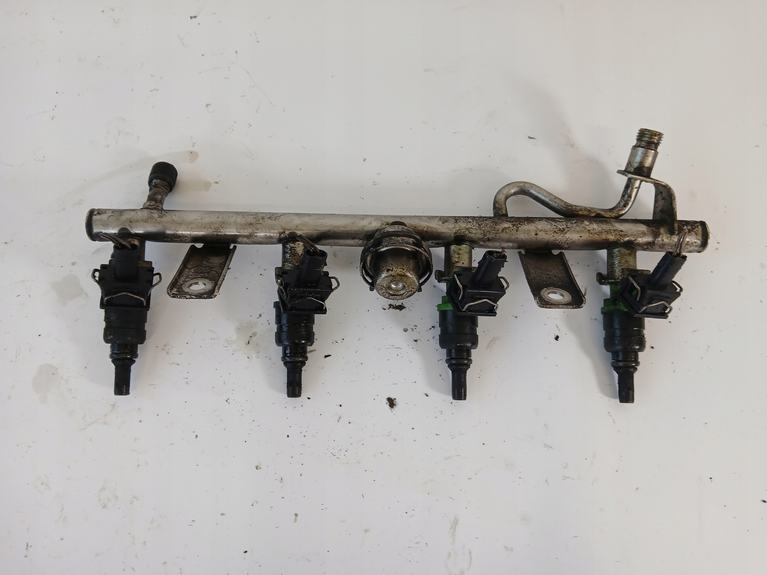 MERCEDES W203 1.8 K Rampe injection 2710780549