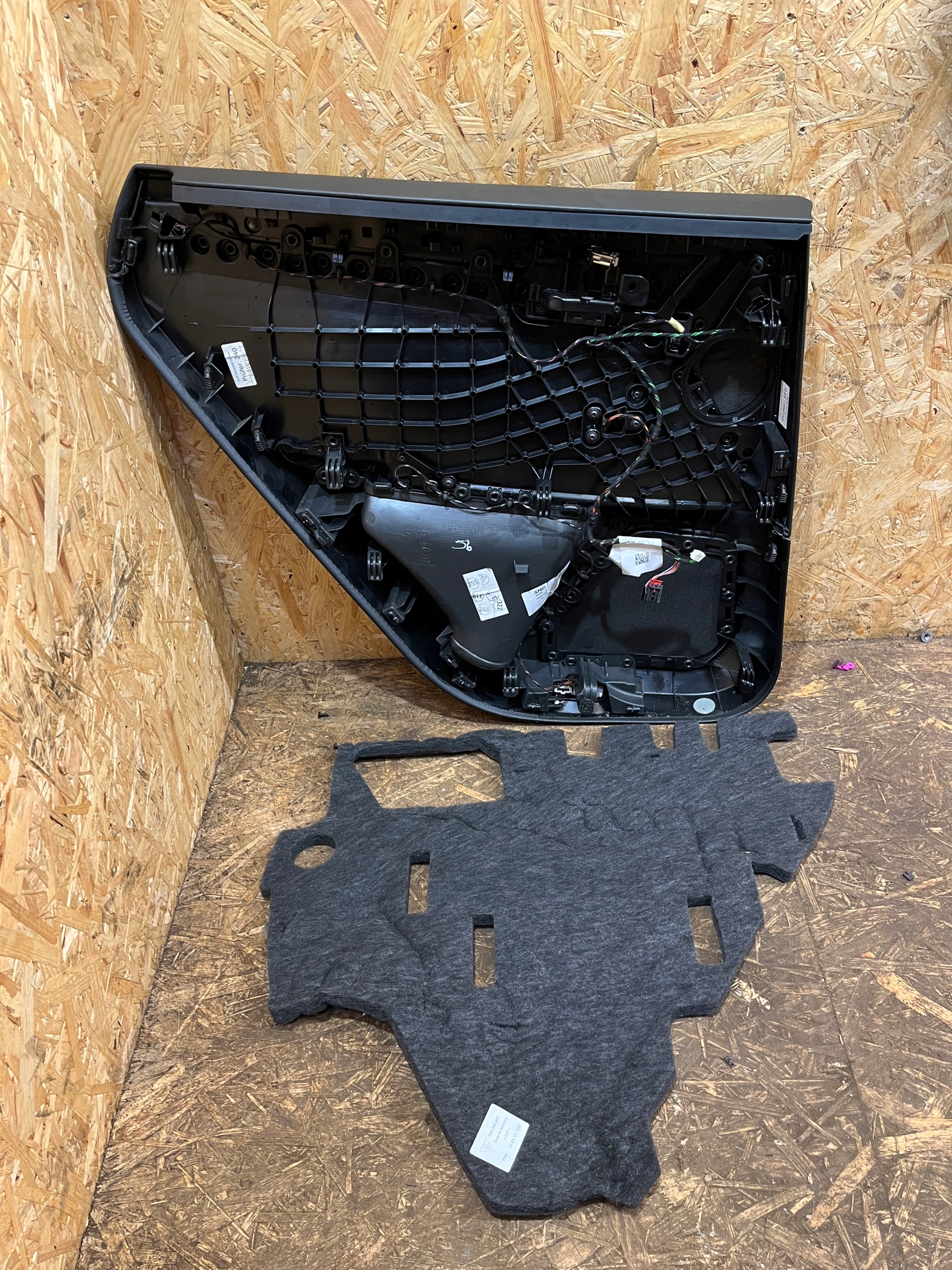 IDEALNY side door rear part rear right BOSE PORSCHE MACAN 1