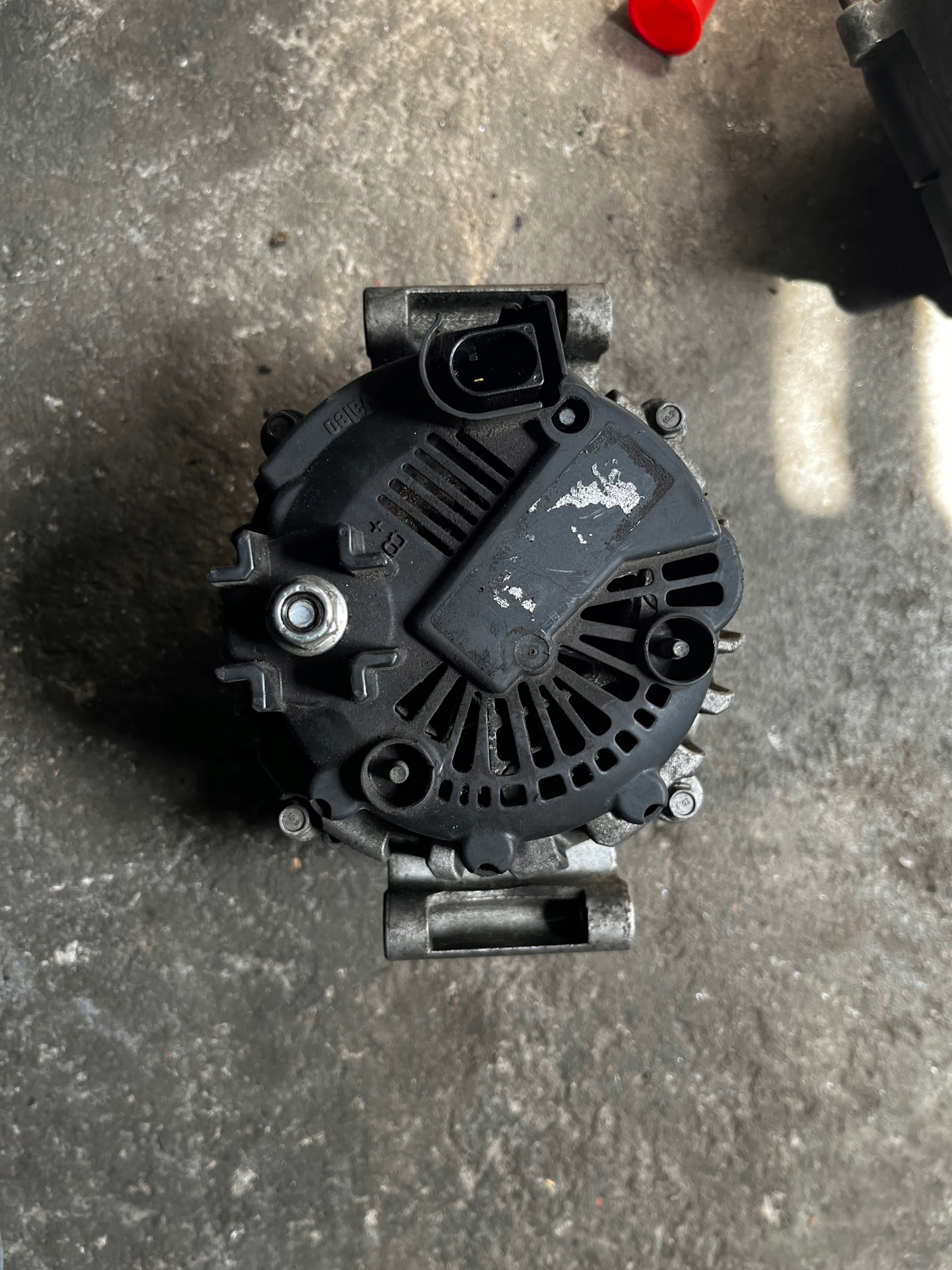 33 MERCEDES 2104 1.8CGI ALTERNATOR 00009063000 Typ samochodu Samochody osobowe