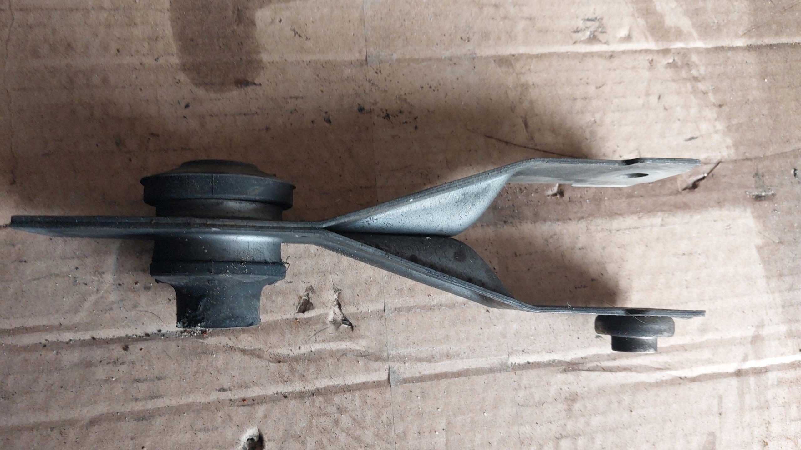 engine mount right front clutch RENAULT LAGUNA II 1.9 DCI 8200400177