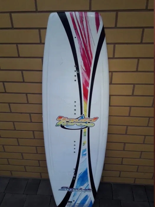 Wakeboard Liquid Force - Squirt - długość 126cm EAN (GTIN) 33474028233111