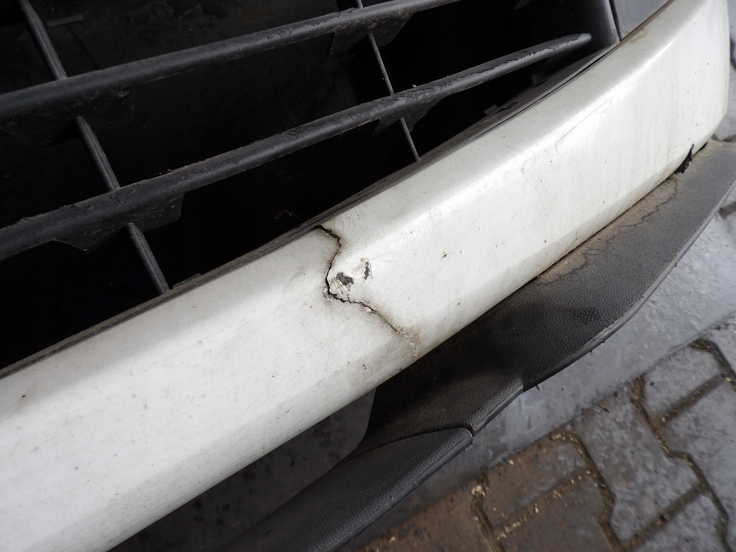 Renault Megane II CC bumper front coupe lak. NV676