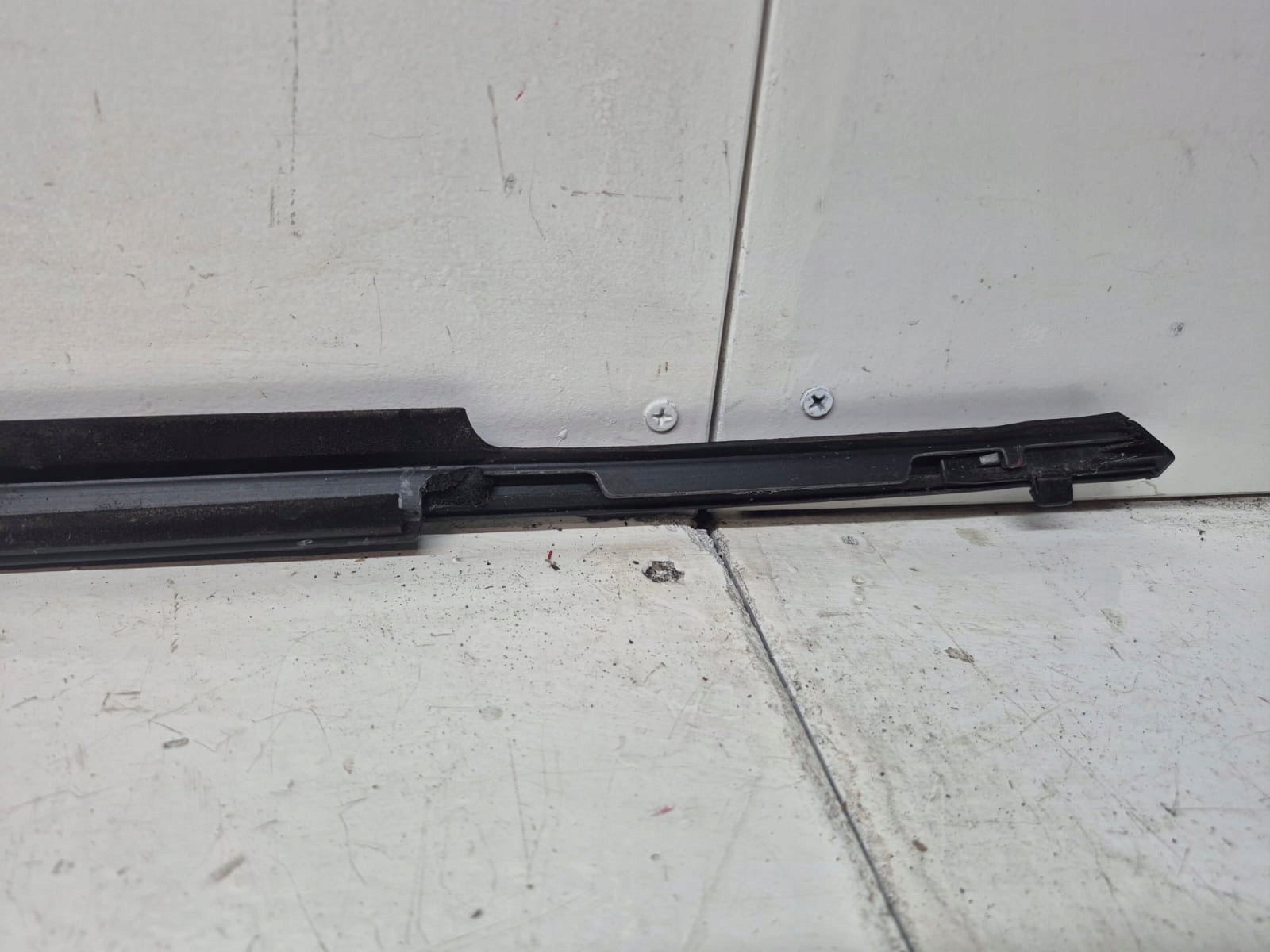 KIA VENGA HYUNDAI IX20 moulding dust left front 2009