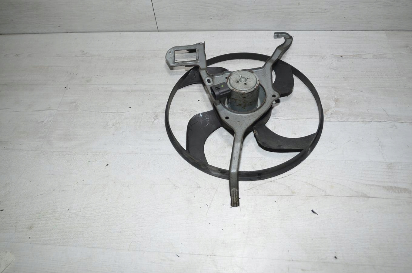 ventilátor chladiče 1.2 Peugeot 2008 14r
