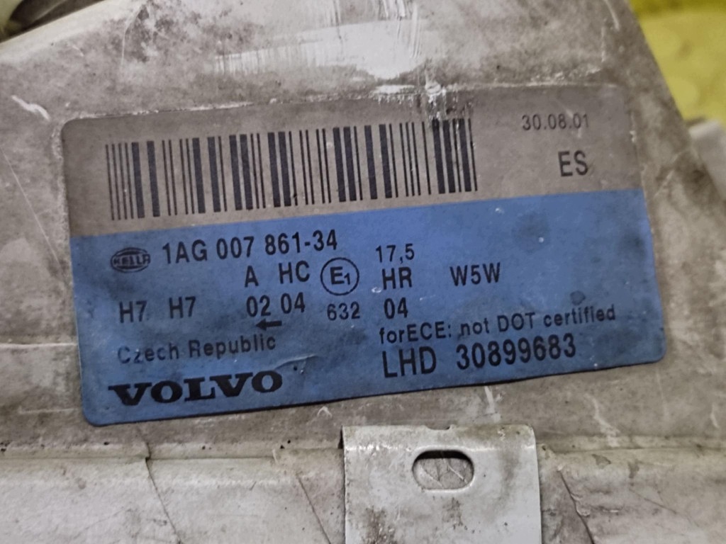 VOLVO V40 REFLEKTOR light right front 30899683