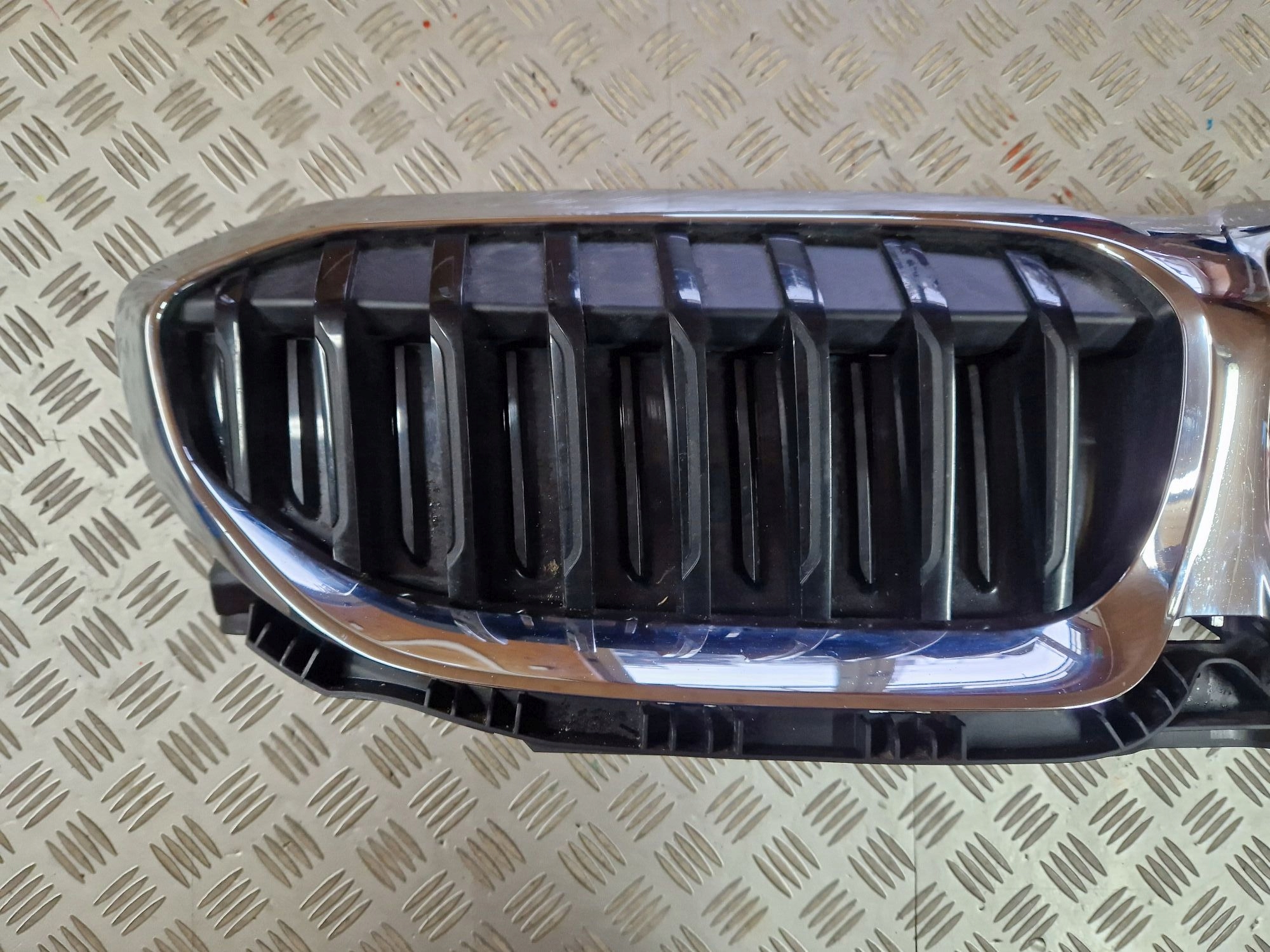 front PREKLADgrill blinds air line BMW 3 G20 G21 2018R->