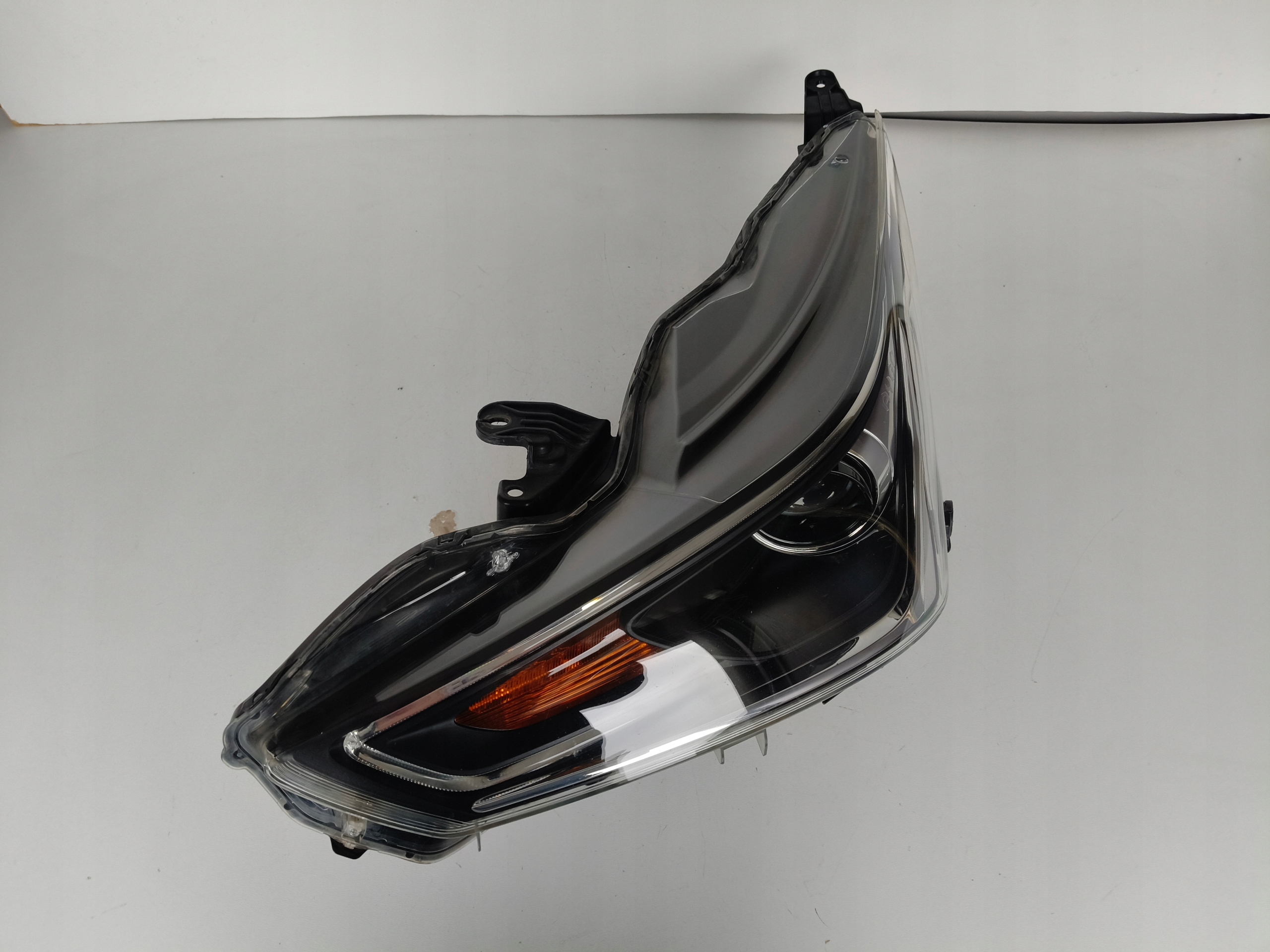 light left REFLEKTOR TOYOTA AYGO 18- LIFT LED