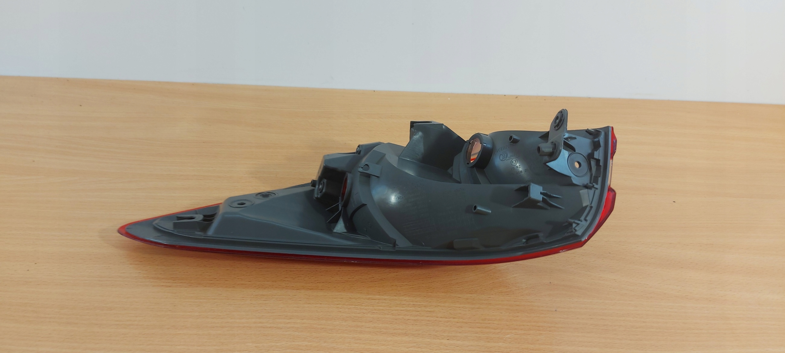 FORD FOCUS MK4 sedan left light rear part without LEDOW