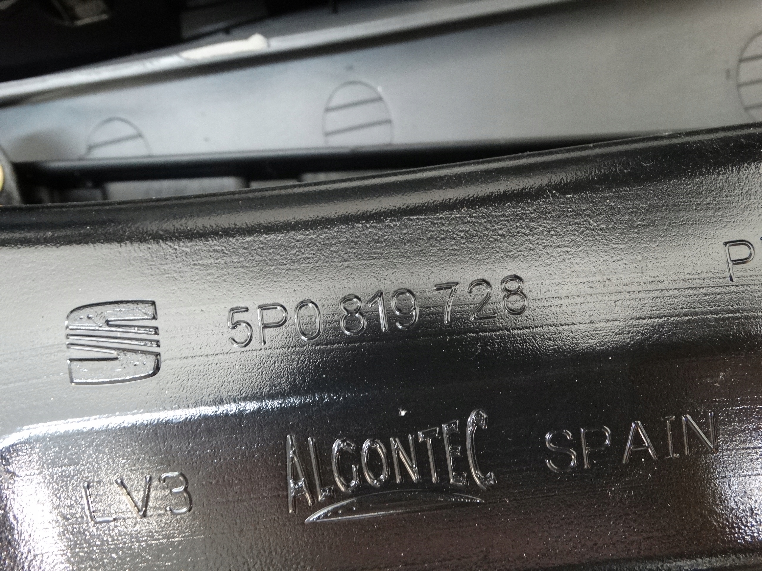 dashboard instrument panel console cockpit SEAT ALTEA TOLEDO III 5P0819728