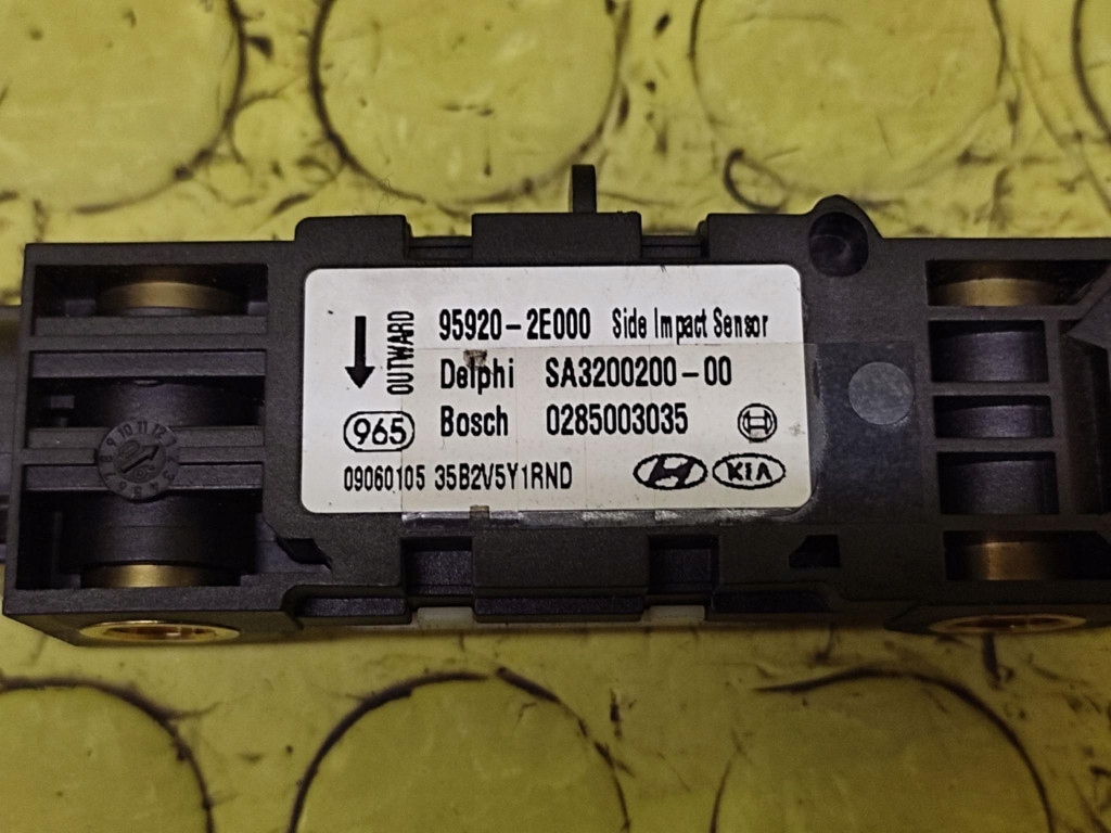 KIA SPORTAGE II sensor UDERZENIAPRAWY front 959202E000