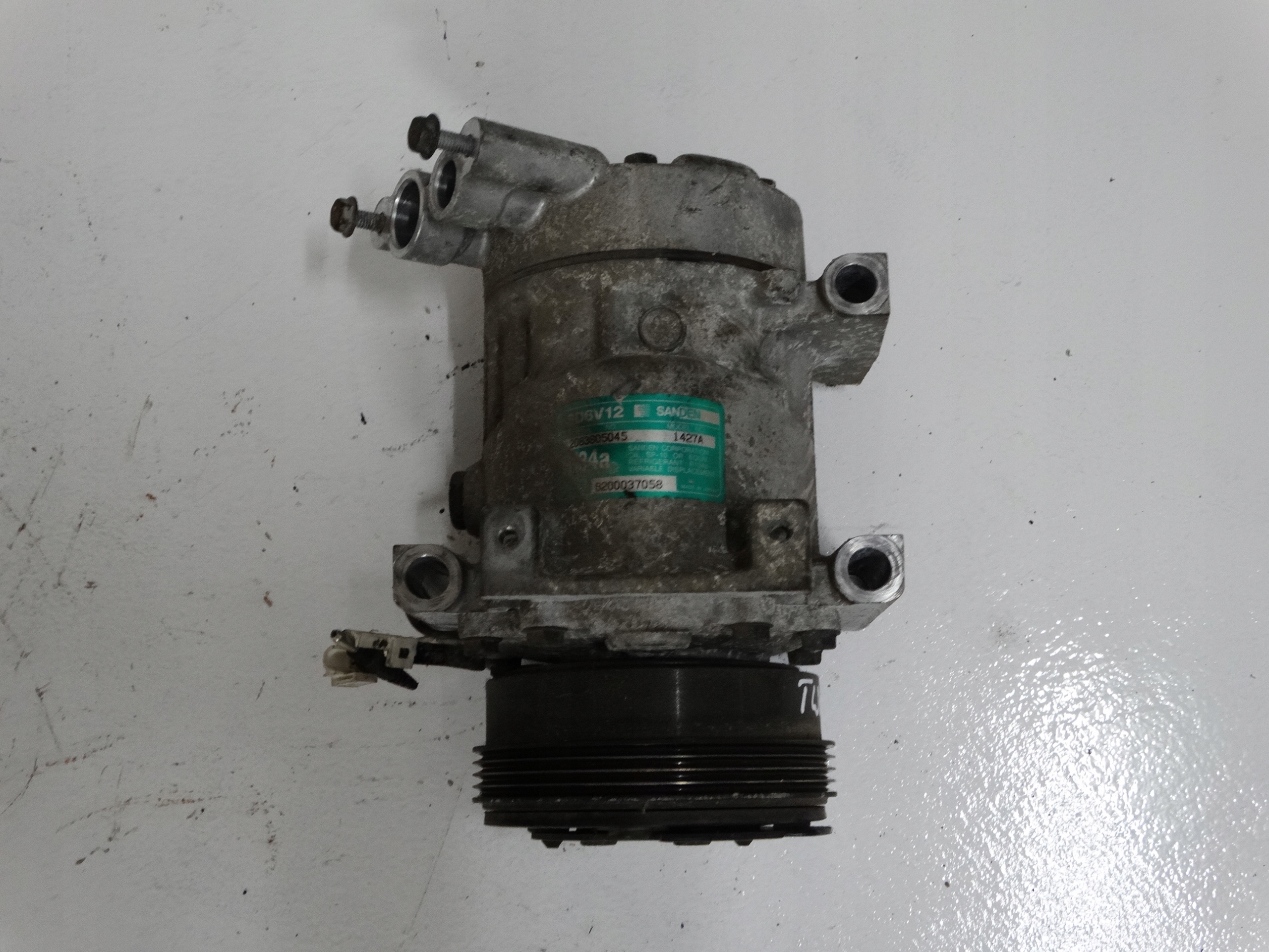 SPRĘŻARKA KLIMATYZACJI RENAULT TWINGO 8200037058