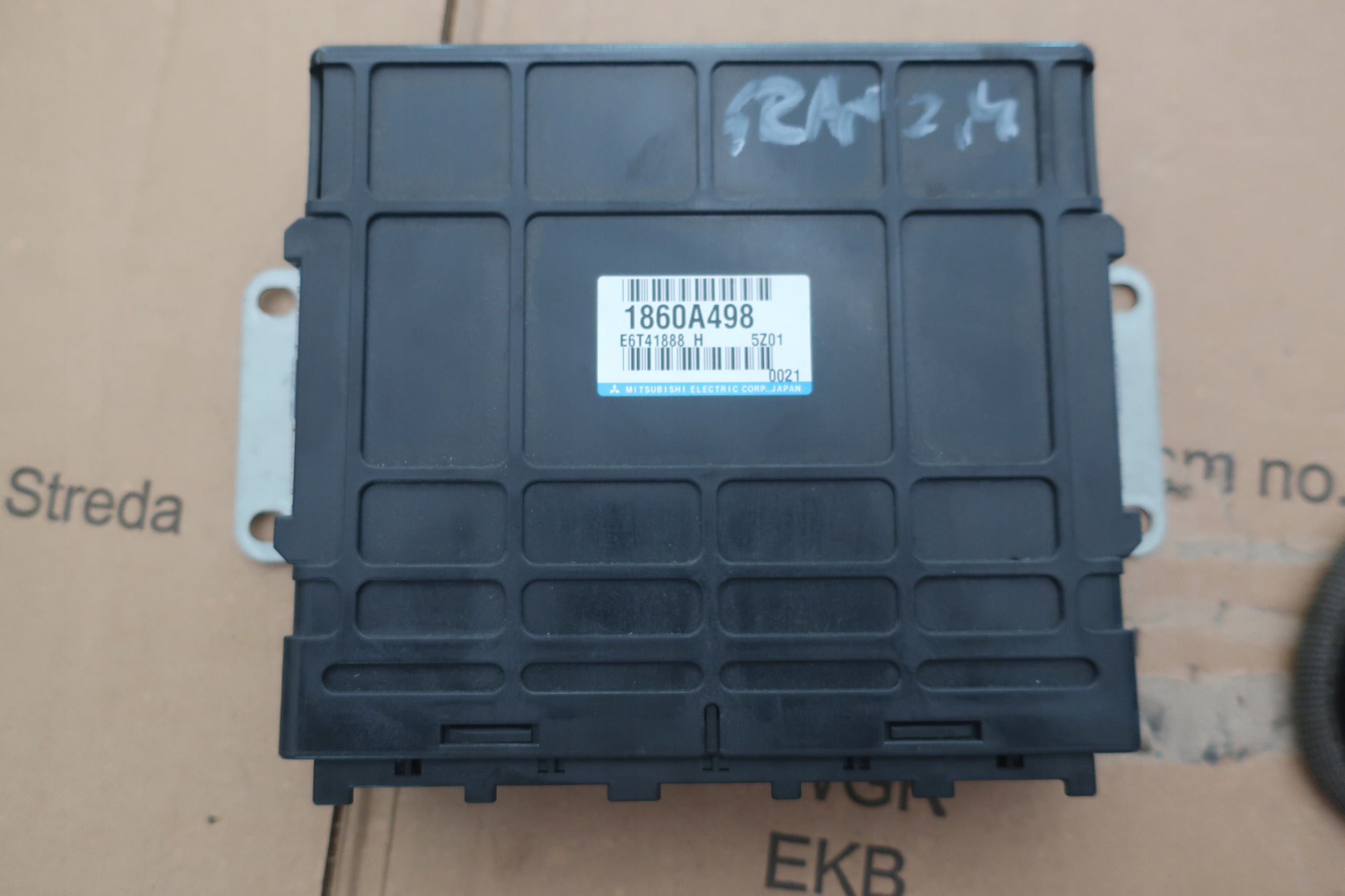 Mitsubishi grandis 2.4 b компютер блок управления двигателя