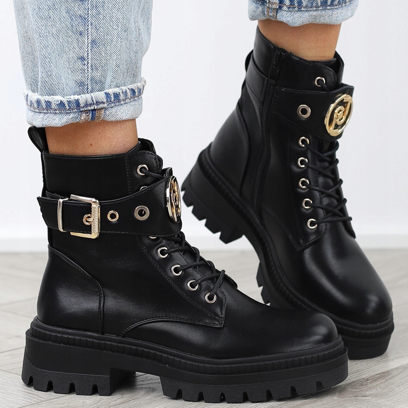 Černé dámské zateplené kotníkové boty s přezkou