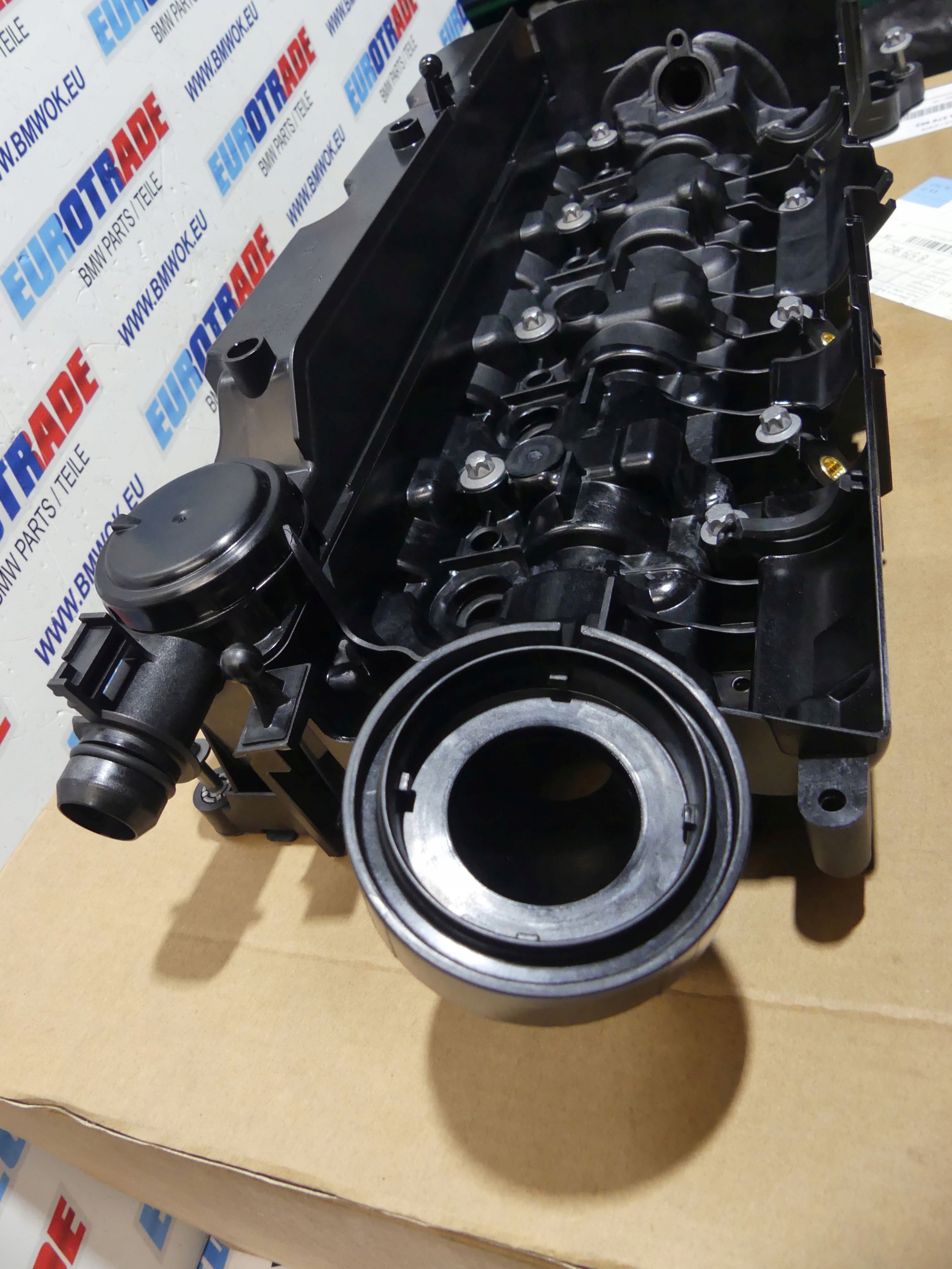 BMW G05 G20 G21 G22 G23 G26 G30 G32 G42 POKRYWA ZAWORÓW NOWA 8579962 Producent części BMW