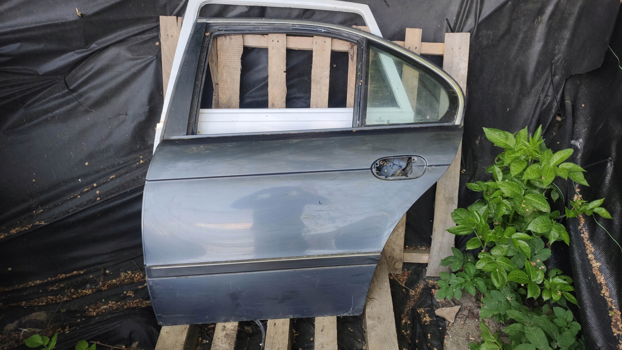 WS DRZWI LEWY TYŁ BMW 5 E39 SEDAN GRAFIT