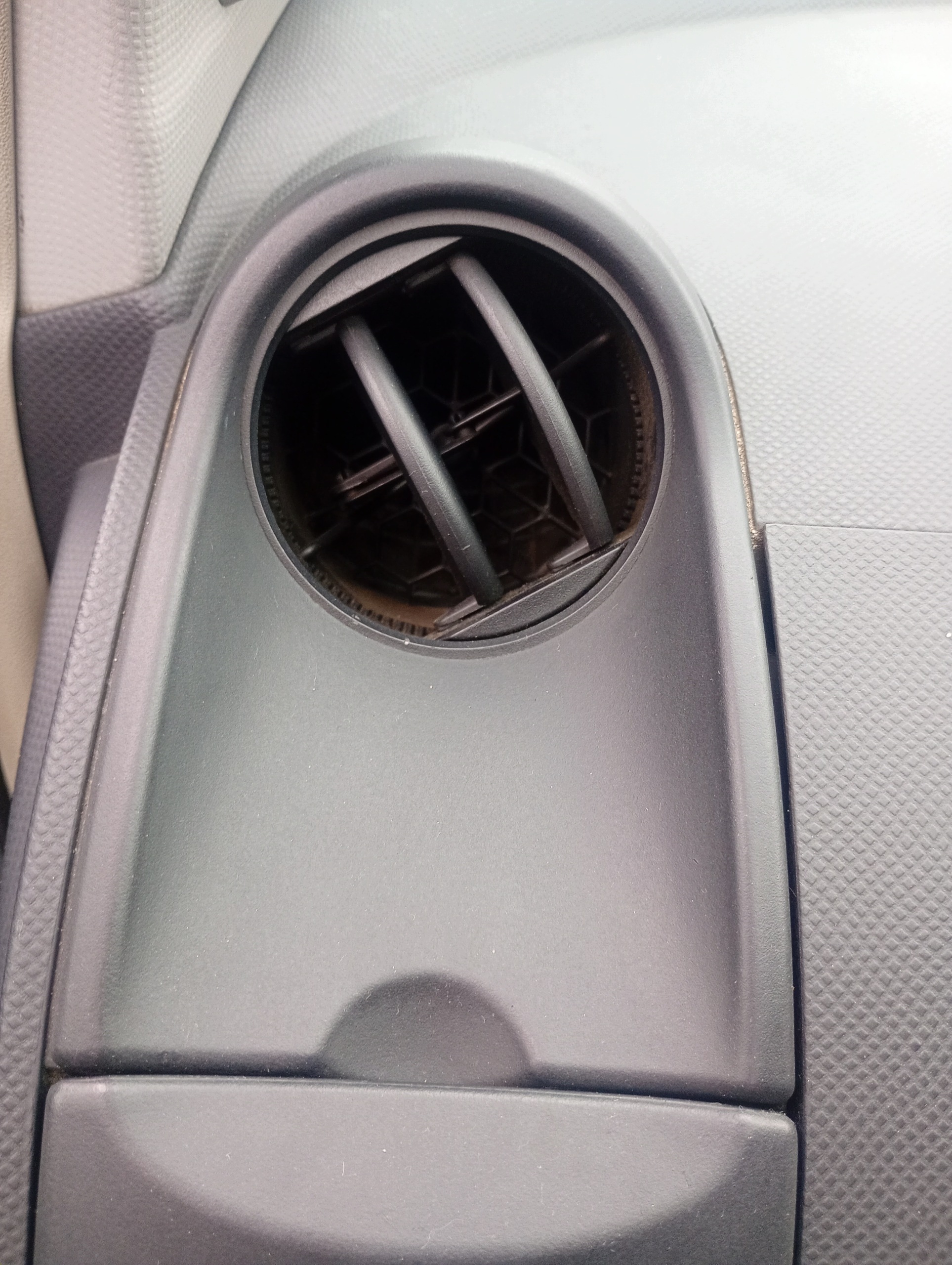 grid air conditioning devices air left driver´s Toyota Yaris 2 II FL 05-08