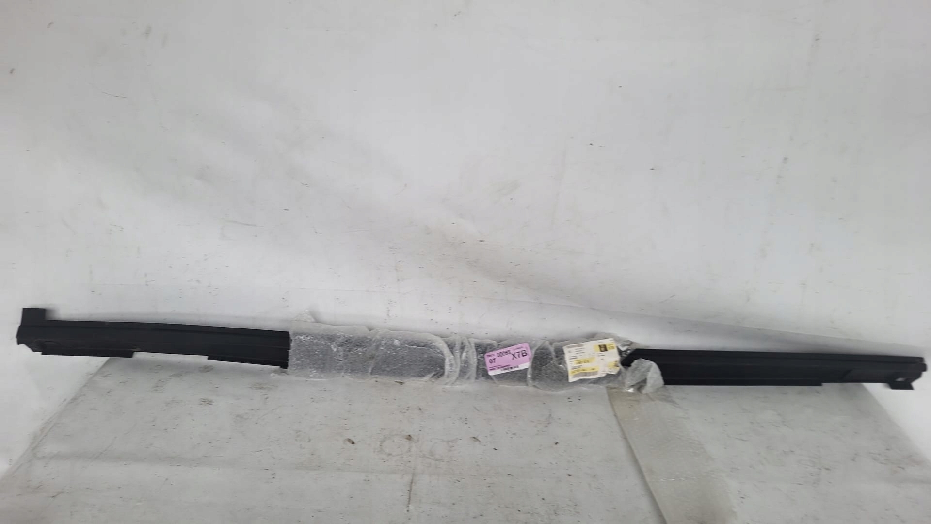 AUDI Q2 16-> moulding cap threshold right 81A853890