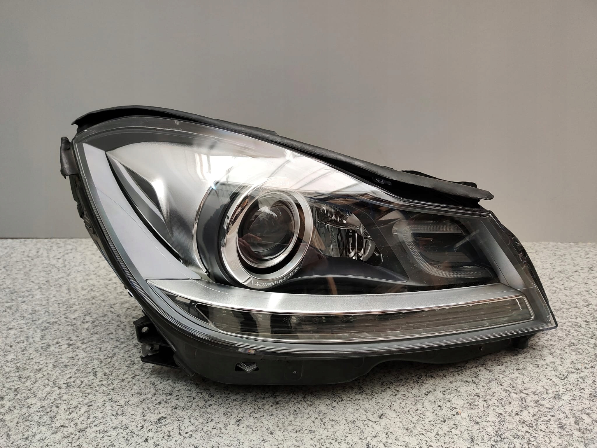 MERCEDES W204 LIFT LAMPA BI XENON ILS PRAWA PRZEDNIA