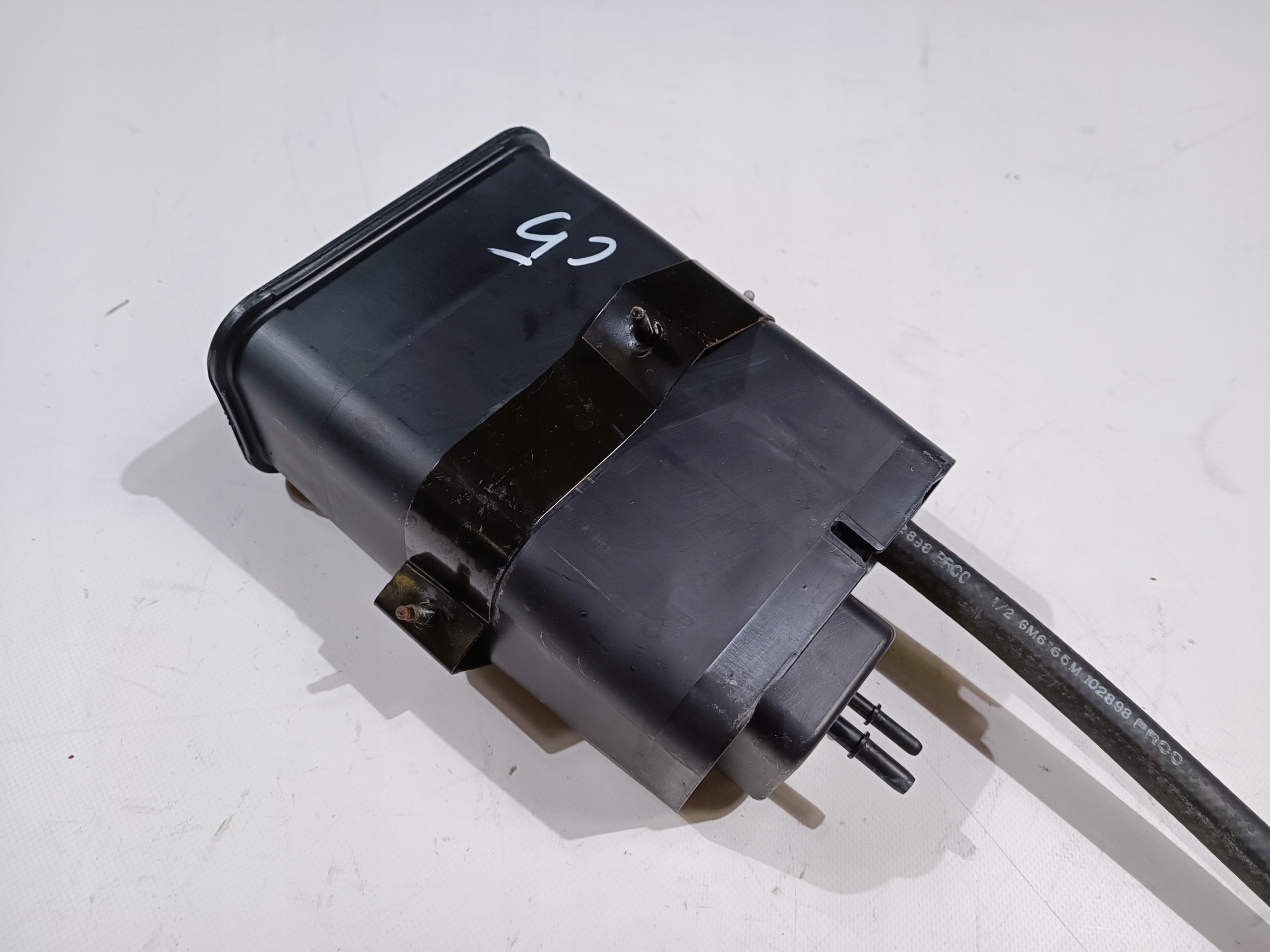 karbonski filter oparow goriva Chevrolet Corvette C5