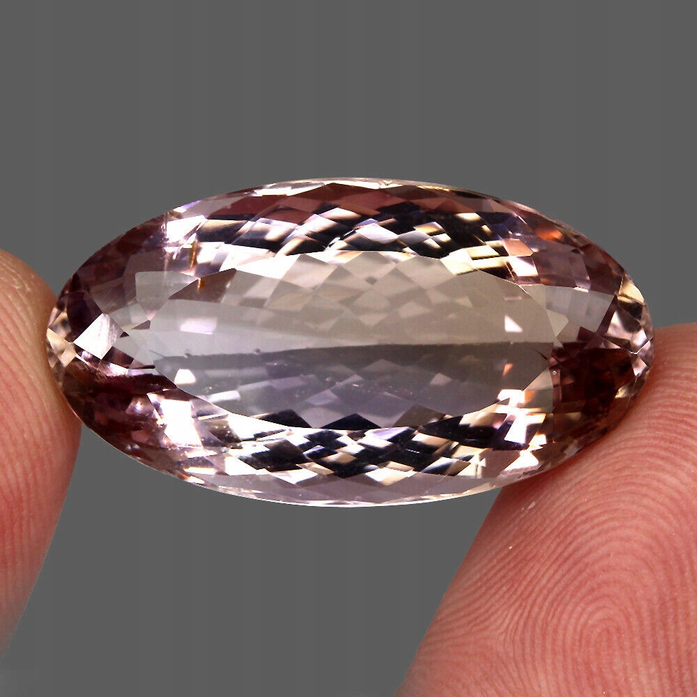 Přírodní kámen ametrin 38.75ct Vvs dvoubarevný