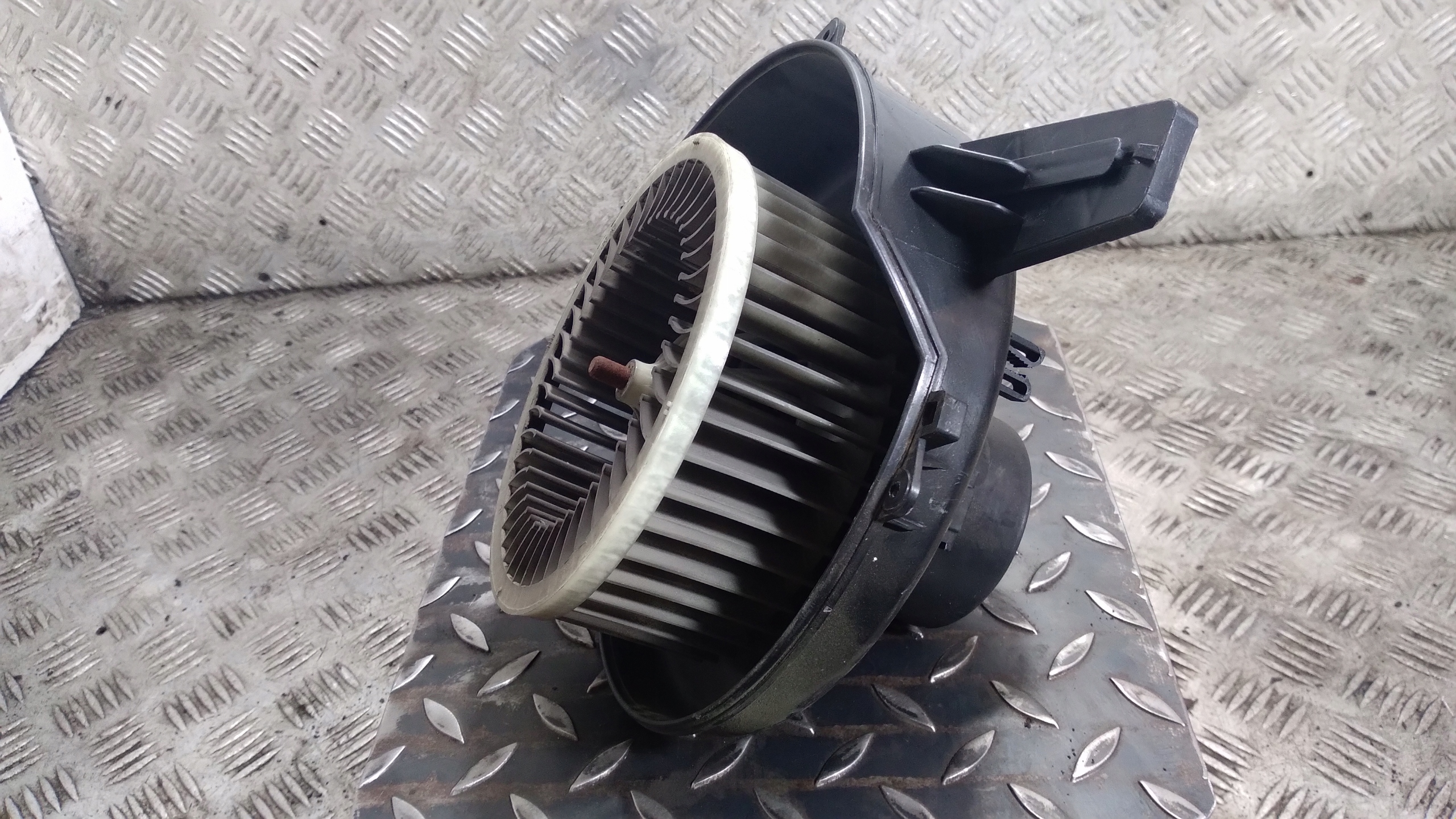 ventilátor klími SKODA FABIA 2 6Q1819015