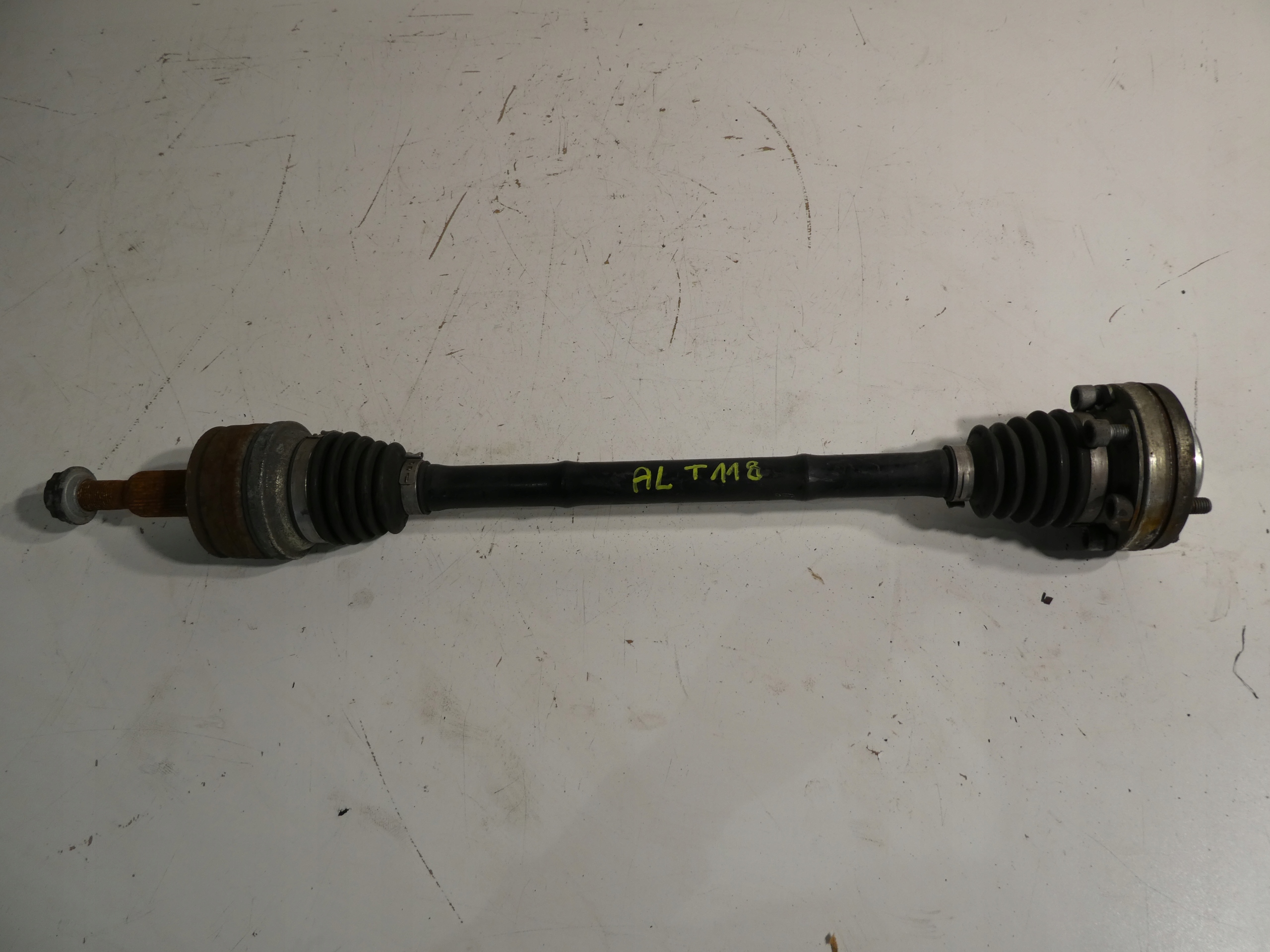 PÓŁOŚ TYŁ 7E0501201C 4X4 DSG VW T6