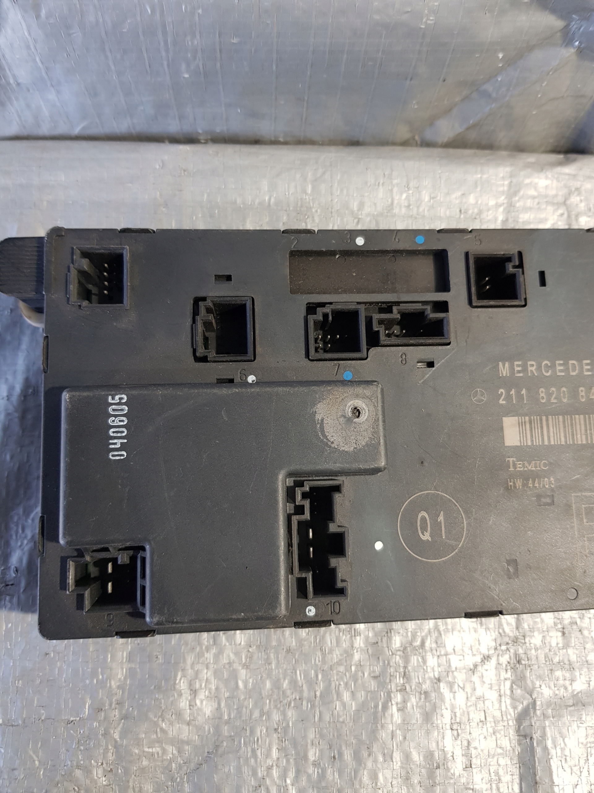 Mercedes-Benz W211 module door right front OE 2118208485