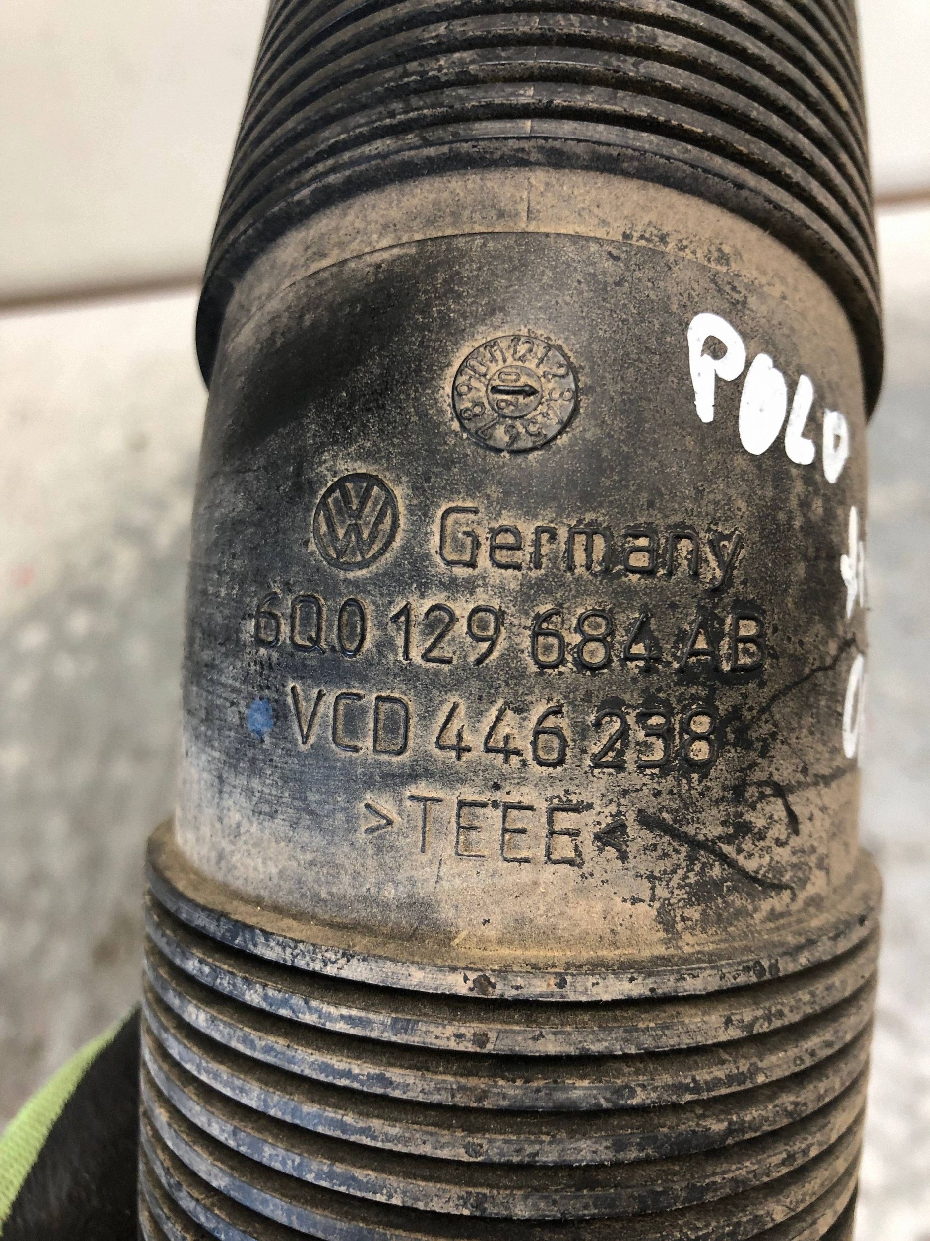 pipe air hose VW FOX POLO 6Q0129684AB
