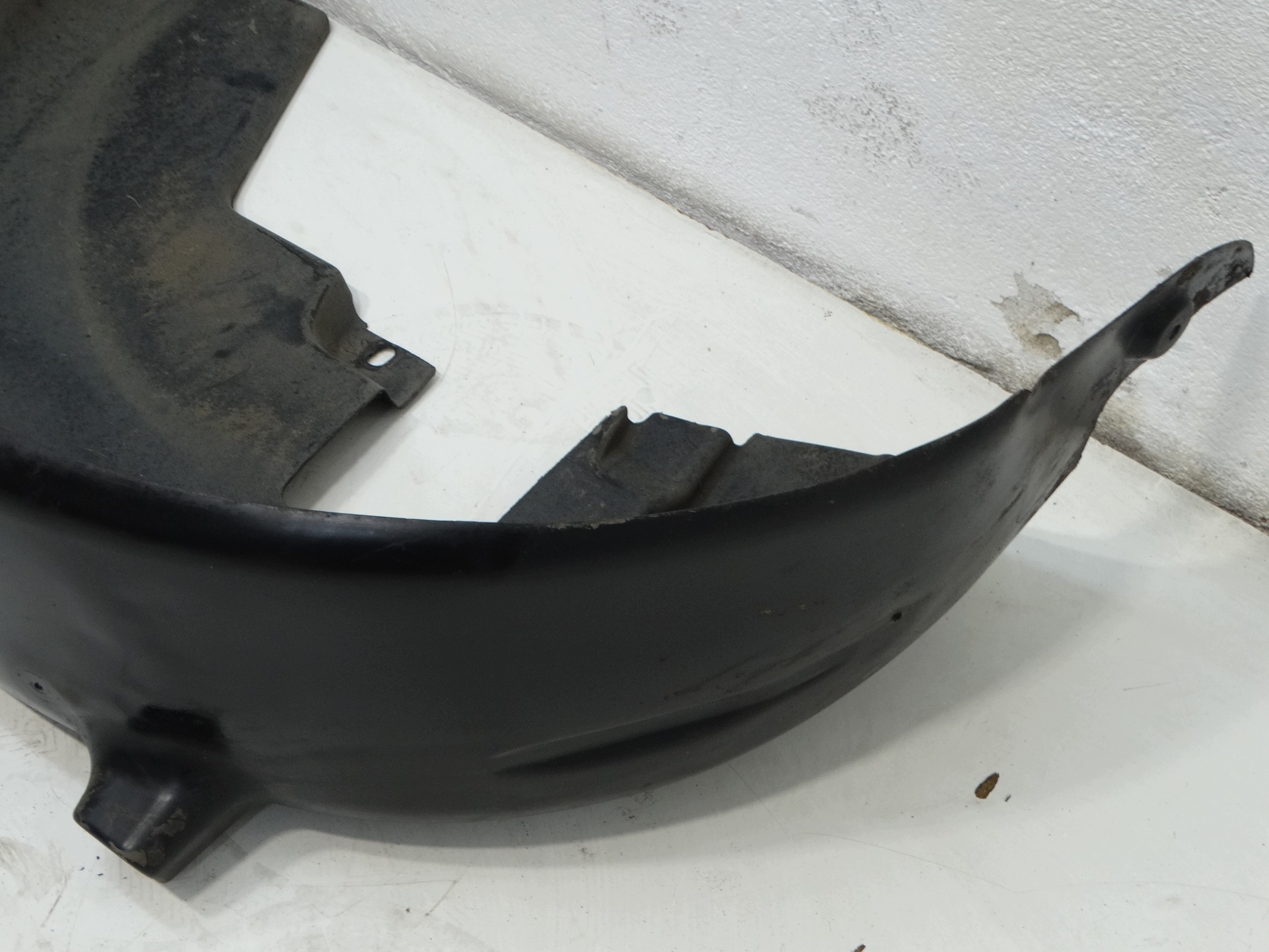mudguard left rear. CITROEN C4 CACTUS 16R. 9801624380