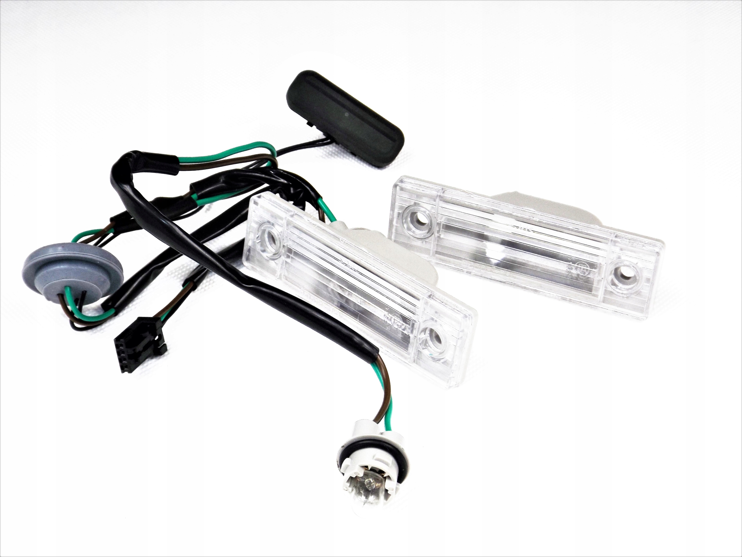 PRZYCISK KLAMKI KLAPY BAGAŻNIK CHEVROLET ORLANDO Typ samochodu Samochody osobowe