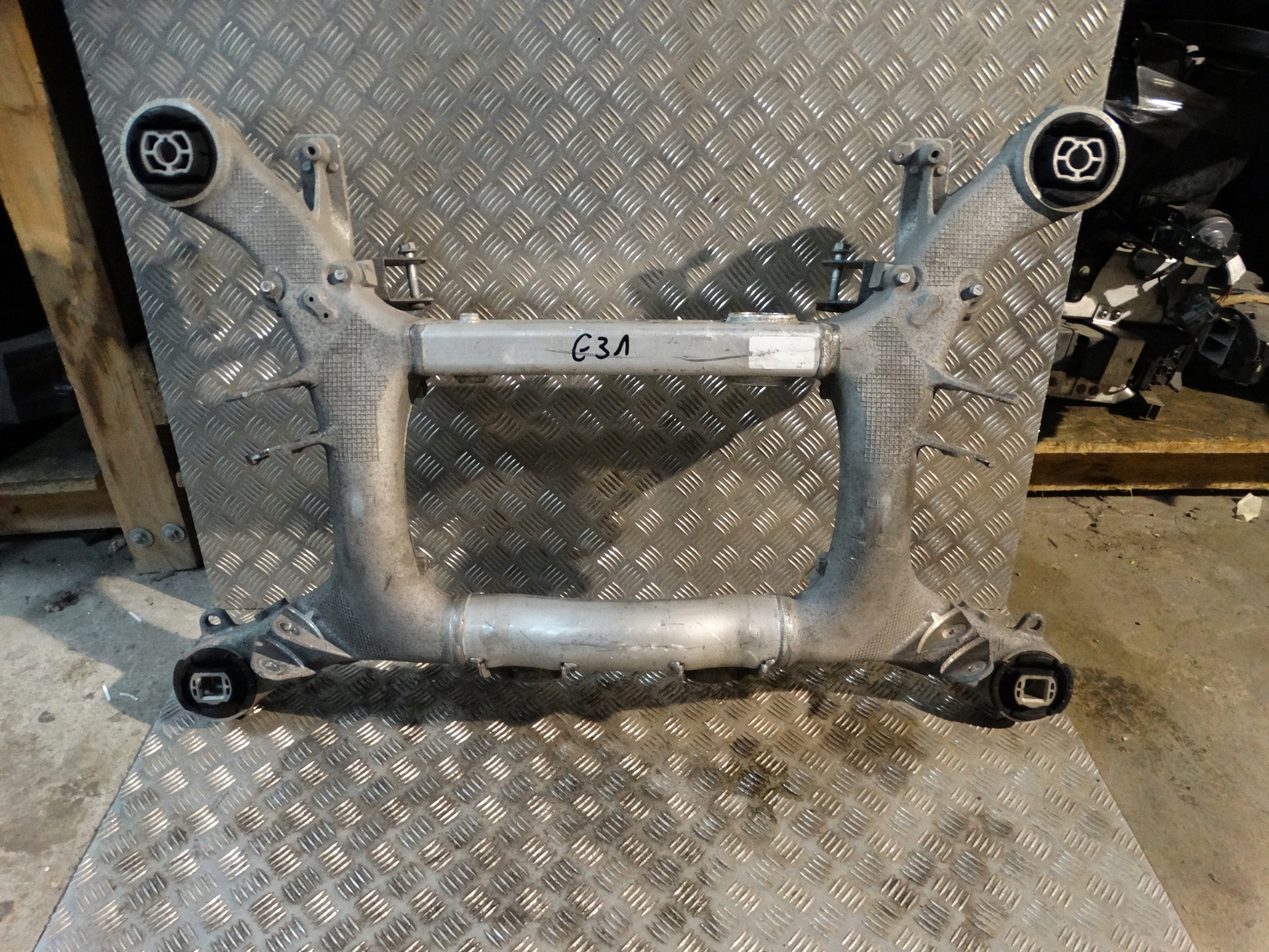 IDEALNY subframe rear BMW G31 G32 1