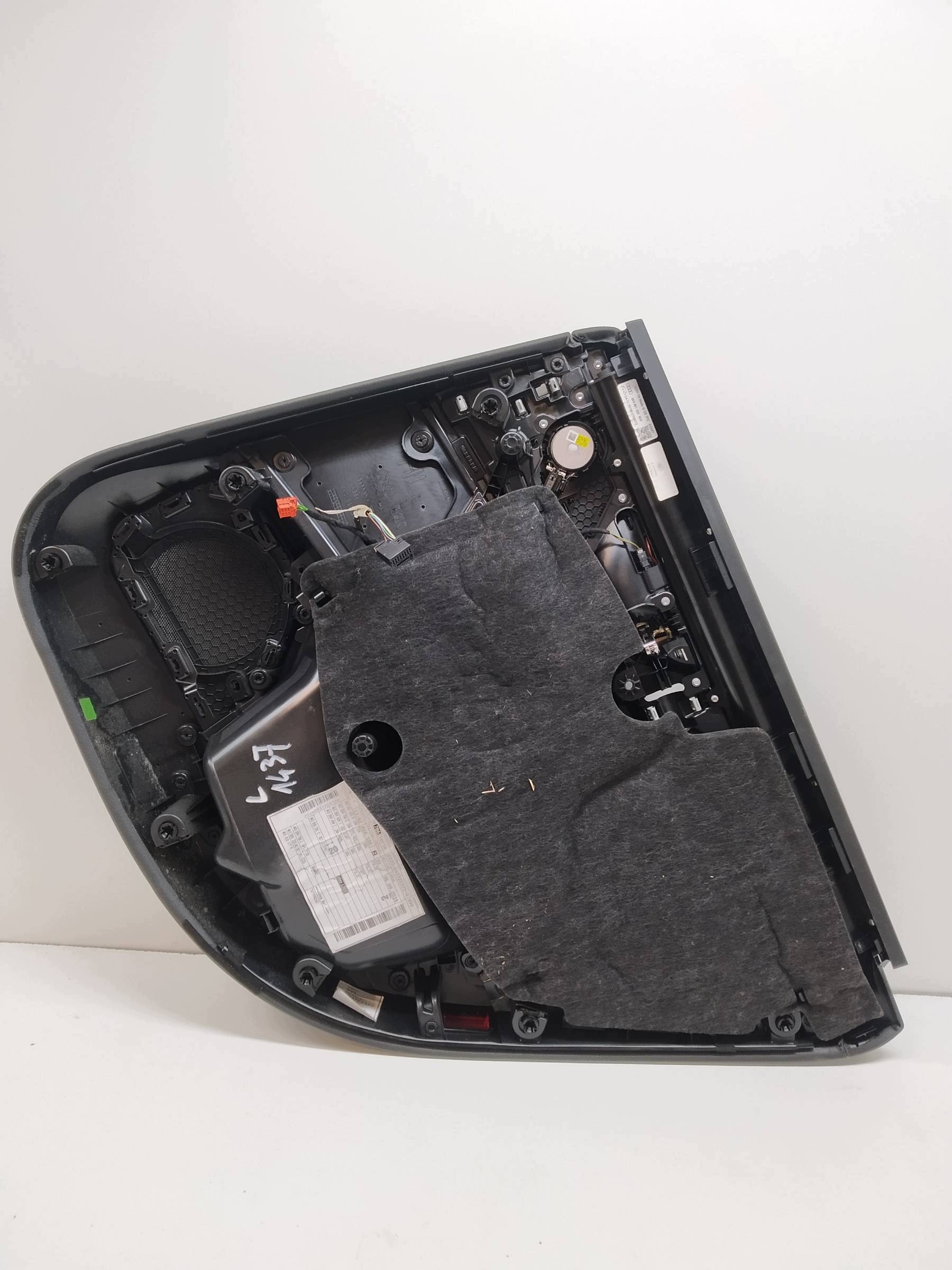 upholstery side left rear part KOMBI Audi A6 V (2018-) C8