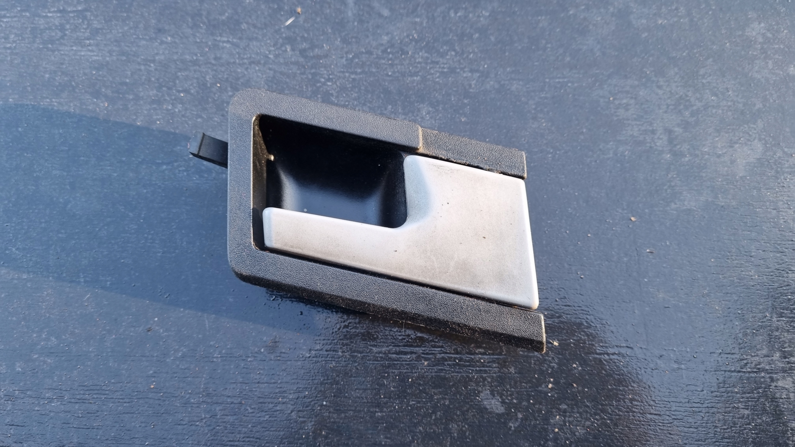 VW T4 KLAMKA DRZWI PRAWA PRAWY PRZOD WEWNETRZNA PASAZER 701837020A 1