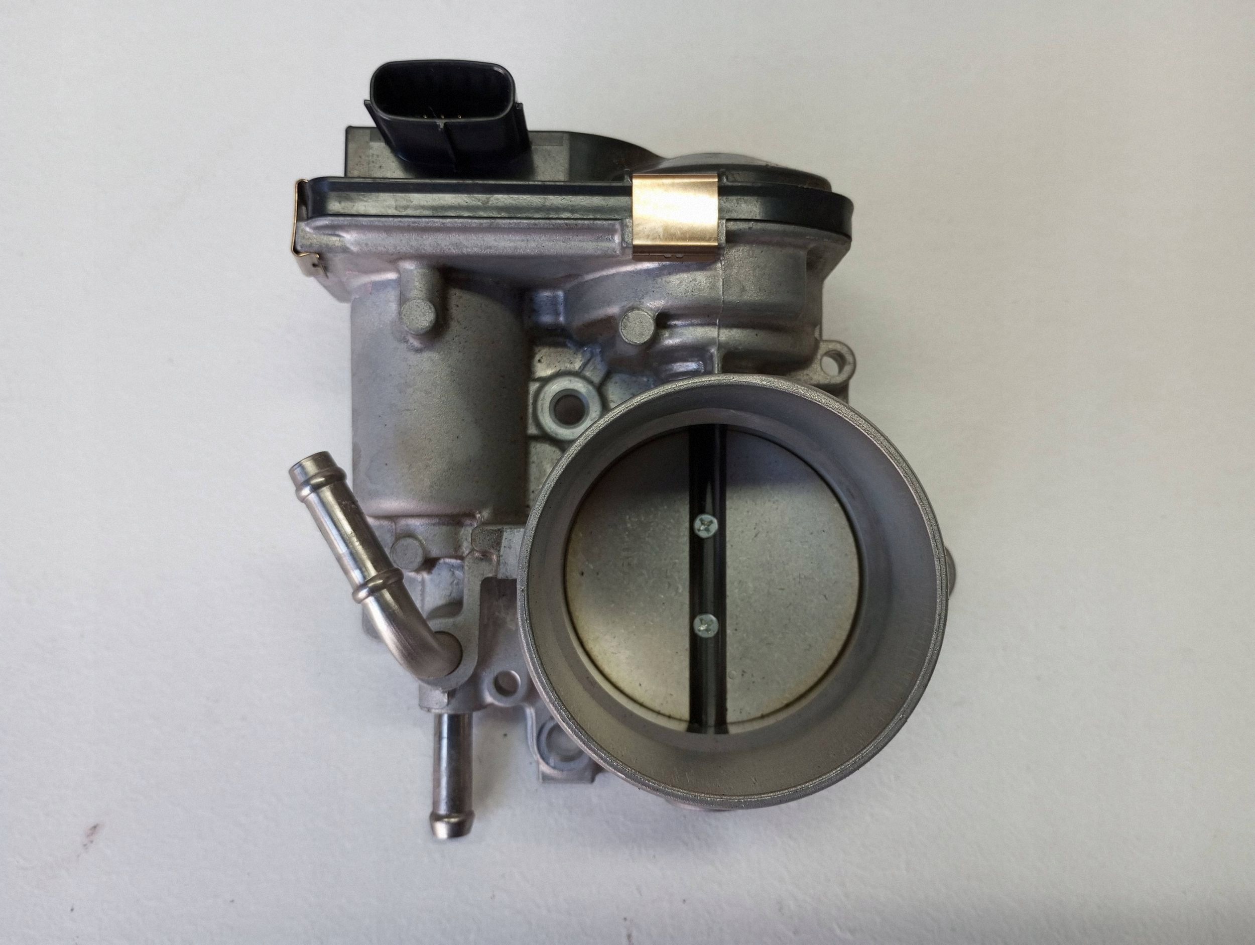 throttle flap TOYOTA COROLLA CROSS 2,0HYB 22030-24010