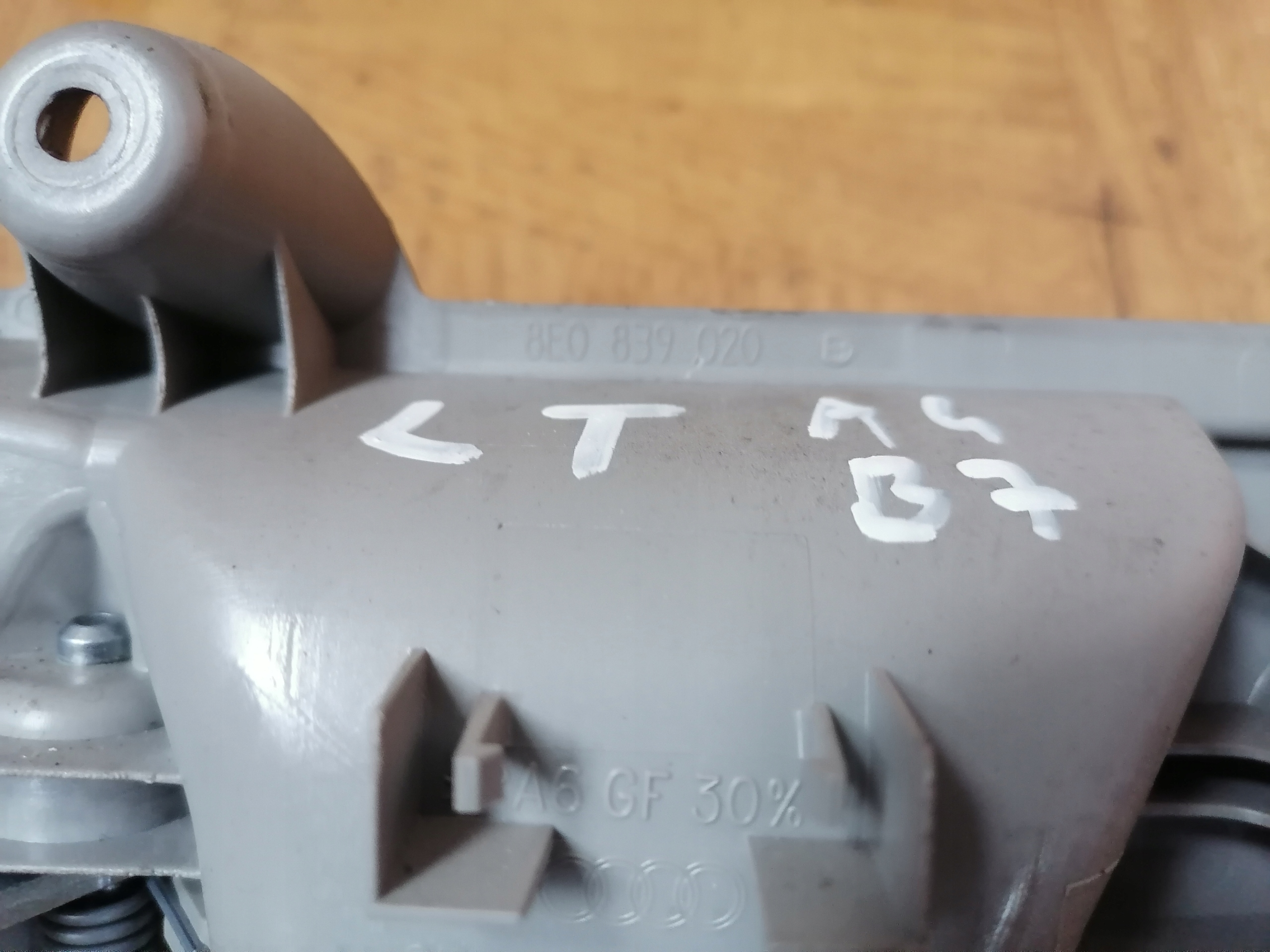8E0839020B inner left rear part AUDI A4 B6