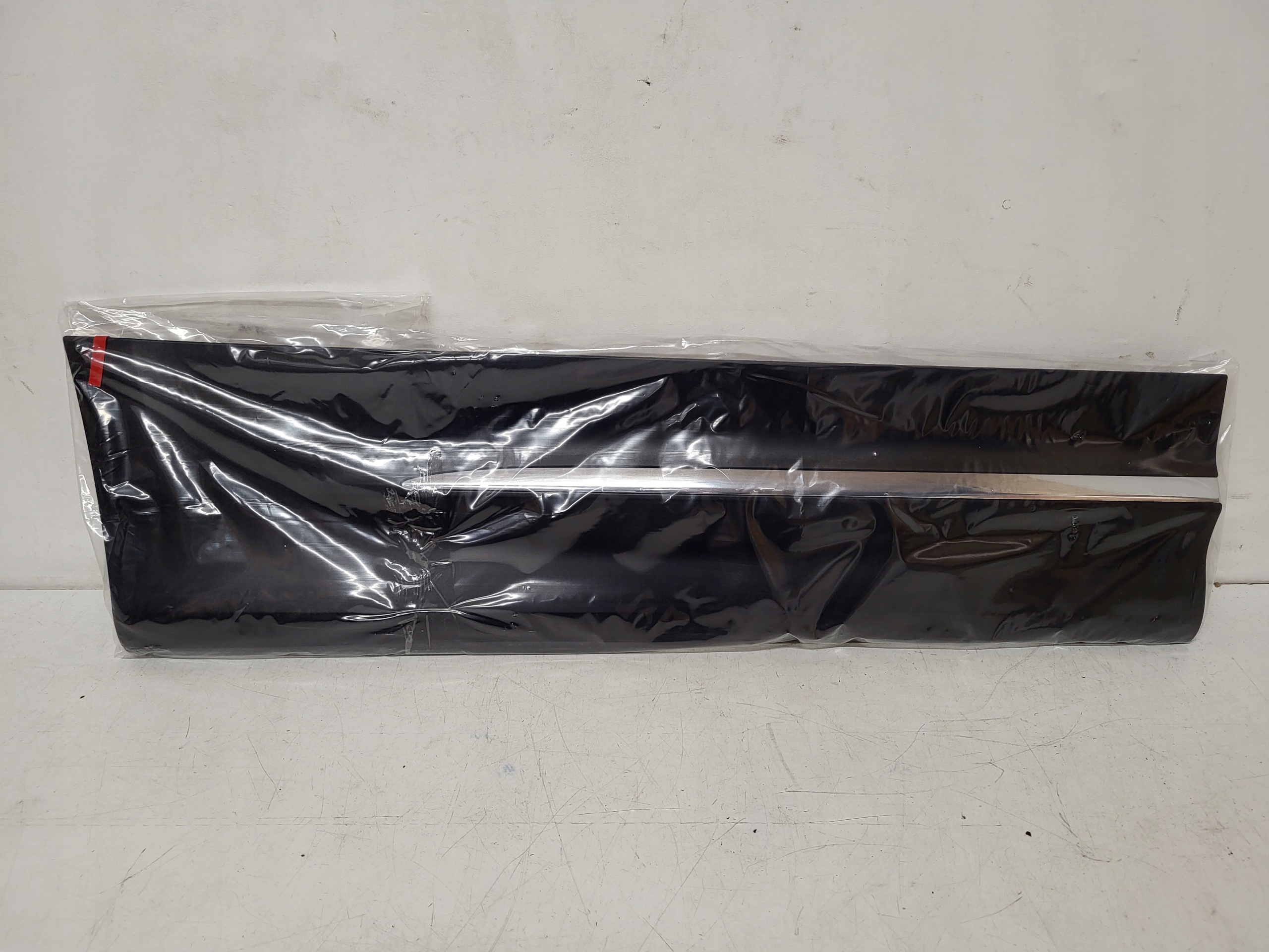 LISTWA TYŁ LEWA MERCEDES GLB EQB W247 A2477305403