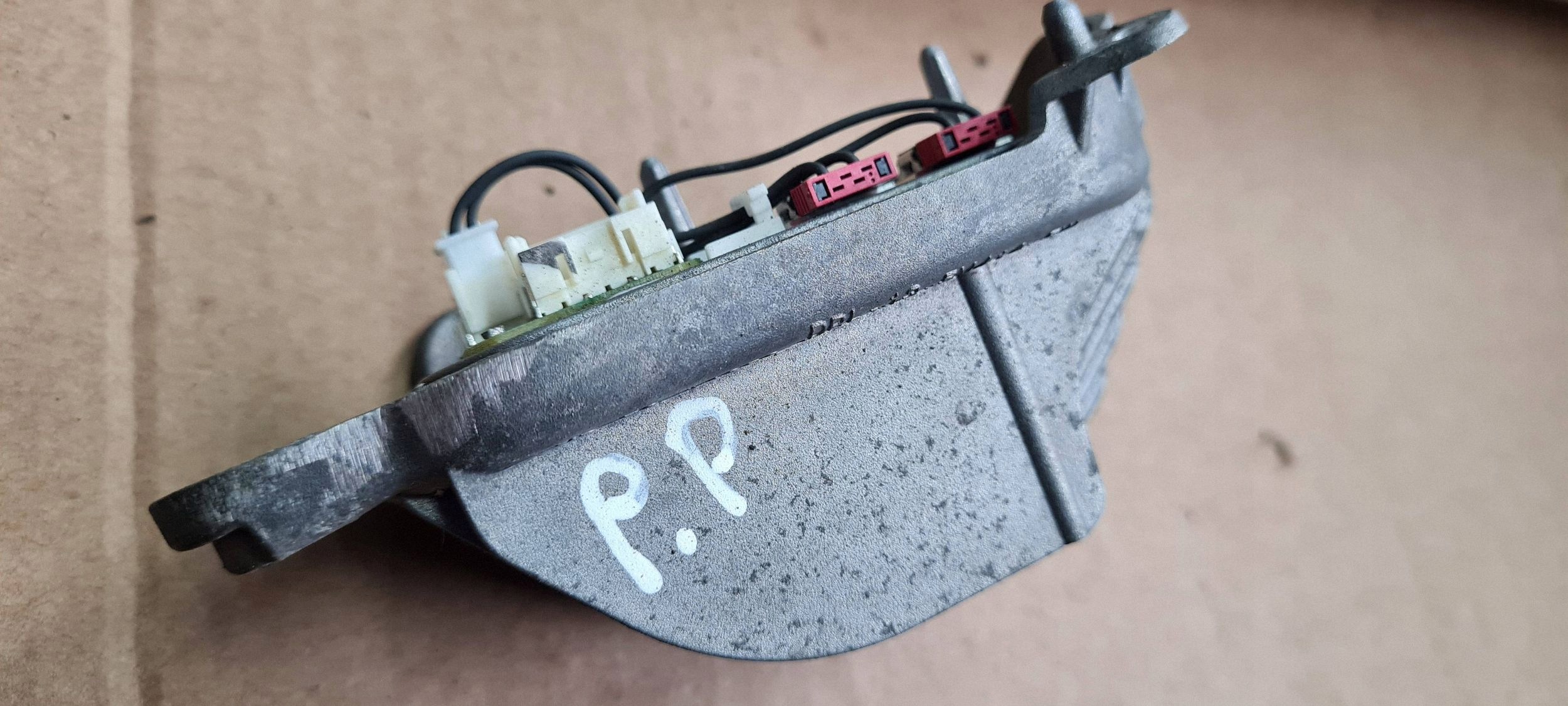 Q5 LIFT module LED JEZ resistor, rheostat, regulator control unit right 8R0941476