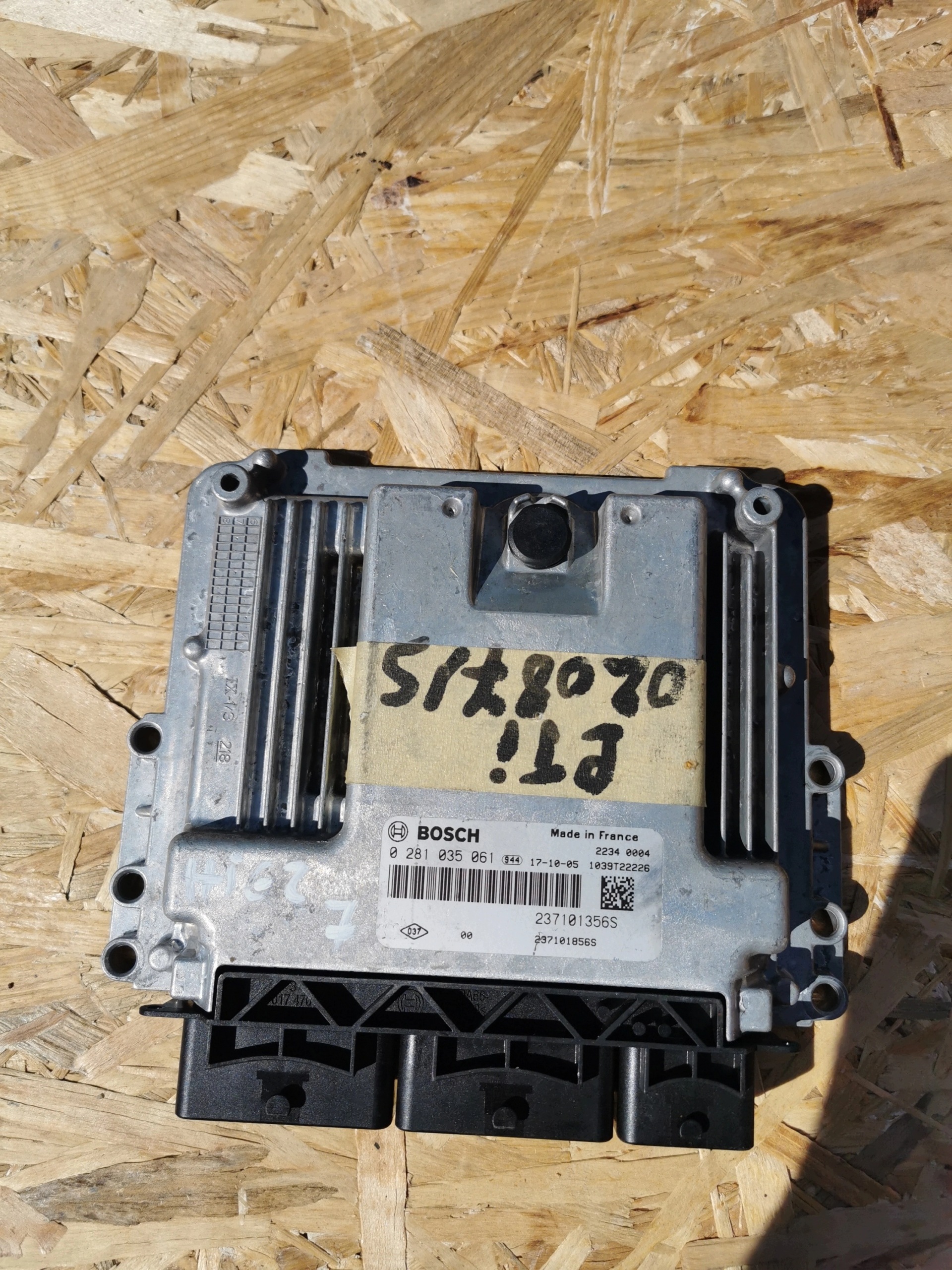 RENAULT TRAFIC III computer Motore ECU 1.6 237101356S 0281035061