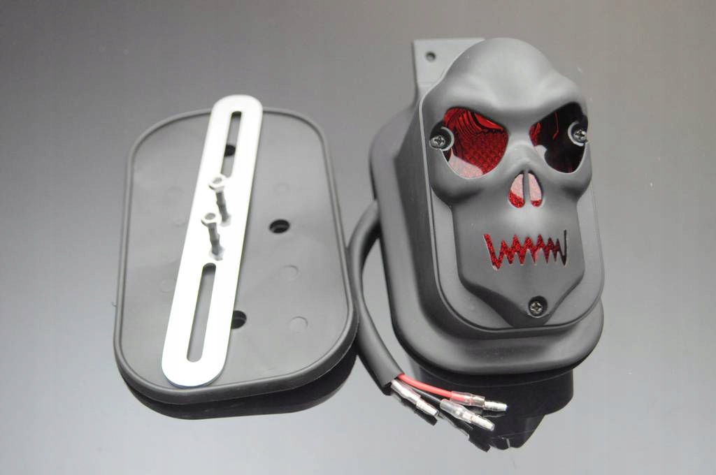 MOTXH3118B-B-BL - ЗАДНИЙ ФОНАРЬ CUSTOM BOBER ЧЕРНЫЙ ЧЕРЕП ЧАХ