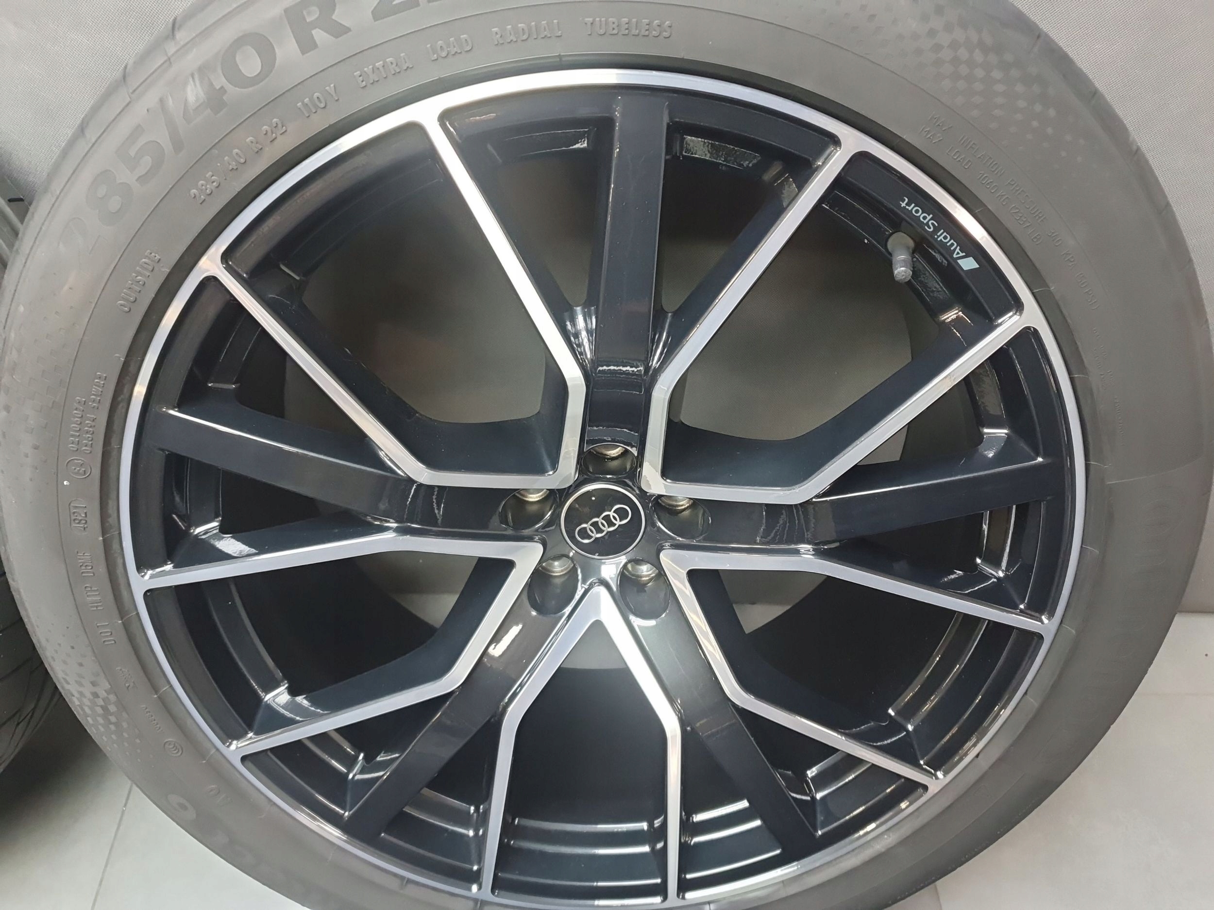Audi Q8 wheels disc 22" 285/40 continental 4M8601025Q et21