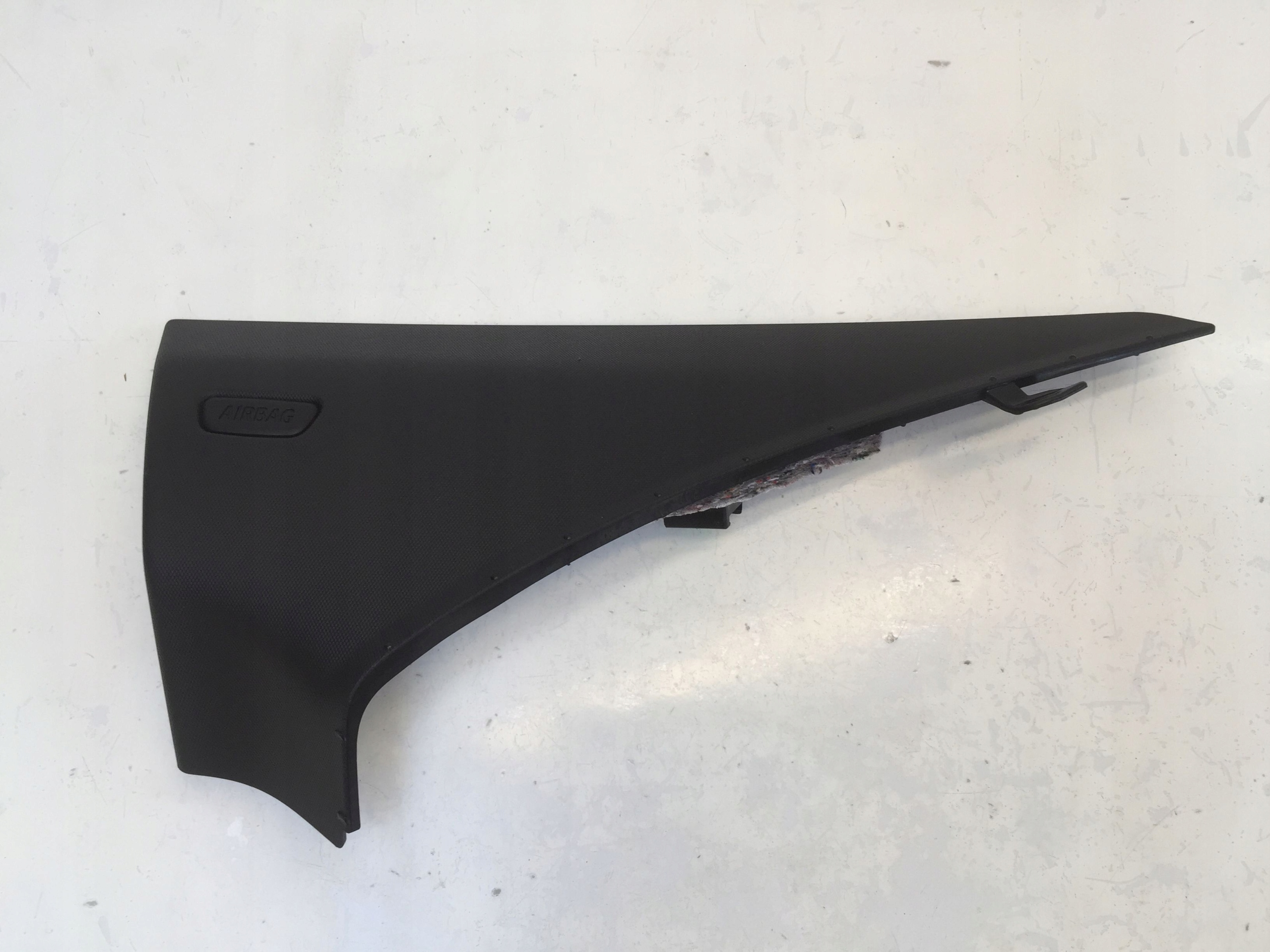 7475556 - BMW 2 F44 GRAND COUPE накладка П-стійки