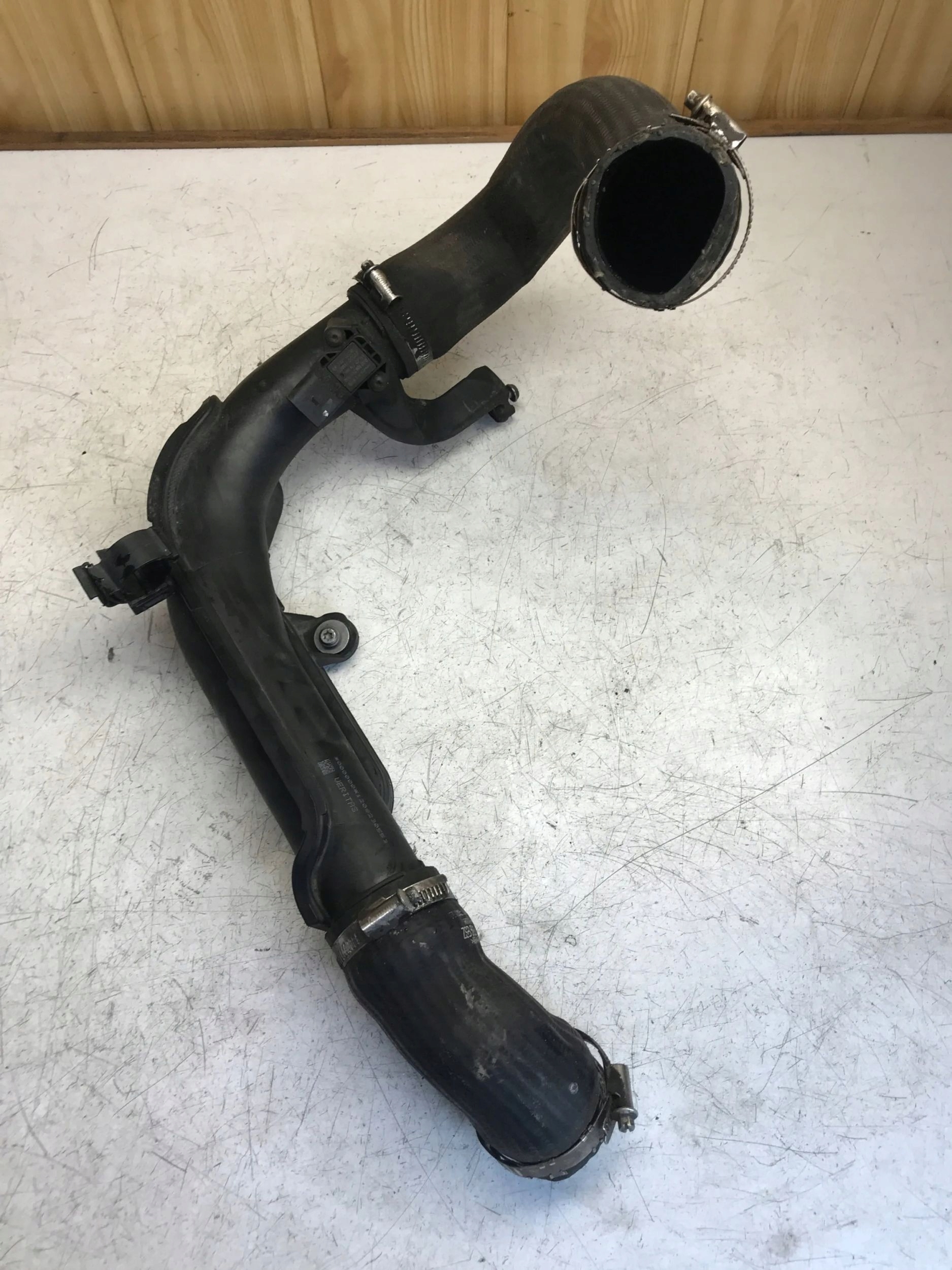 cijev prijenos interkulera VW SKODA AUDI 1K0145770AE