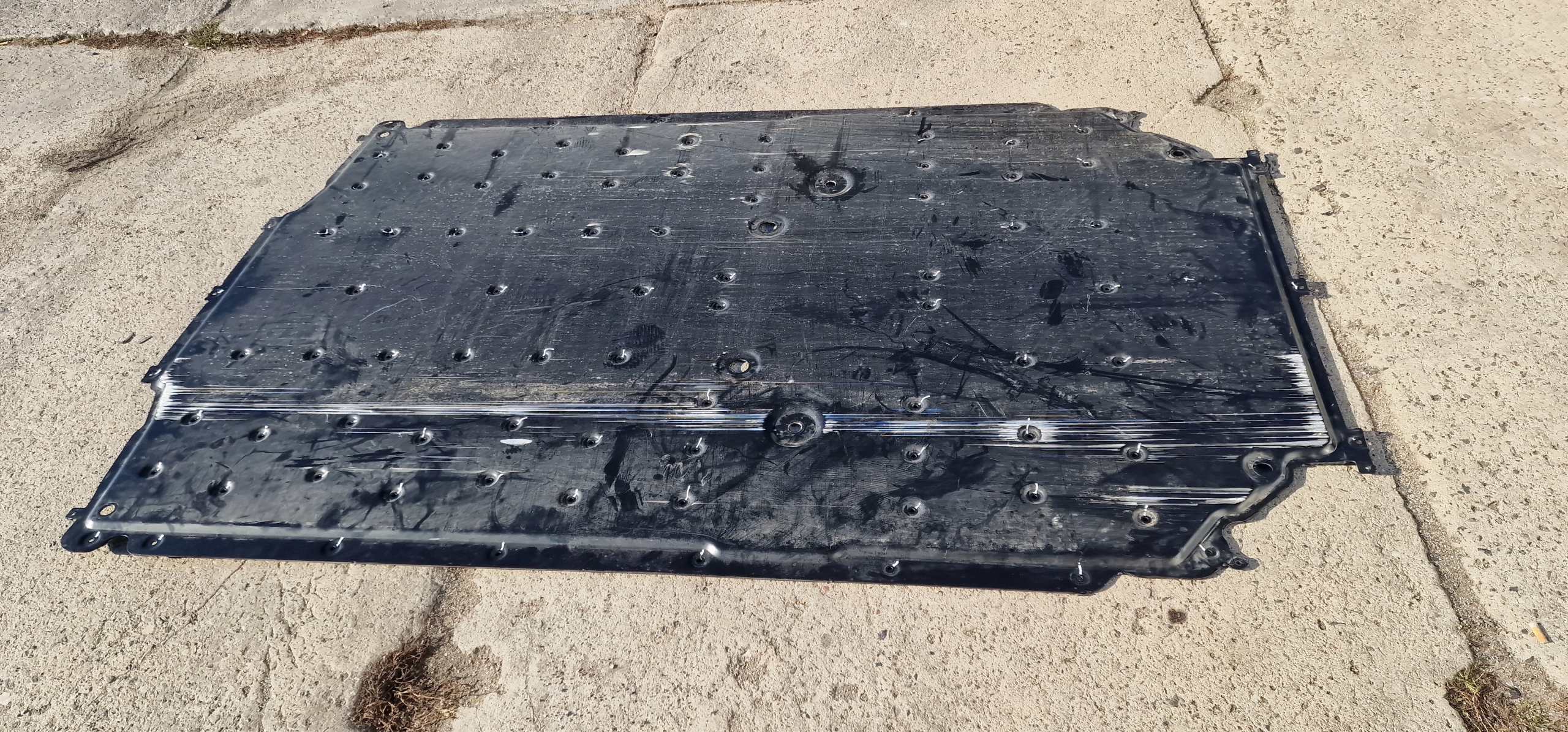Porsche Taycan Blende Abdeckung abdeckung podwozie