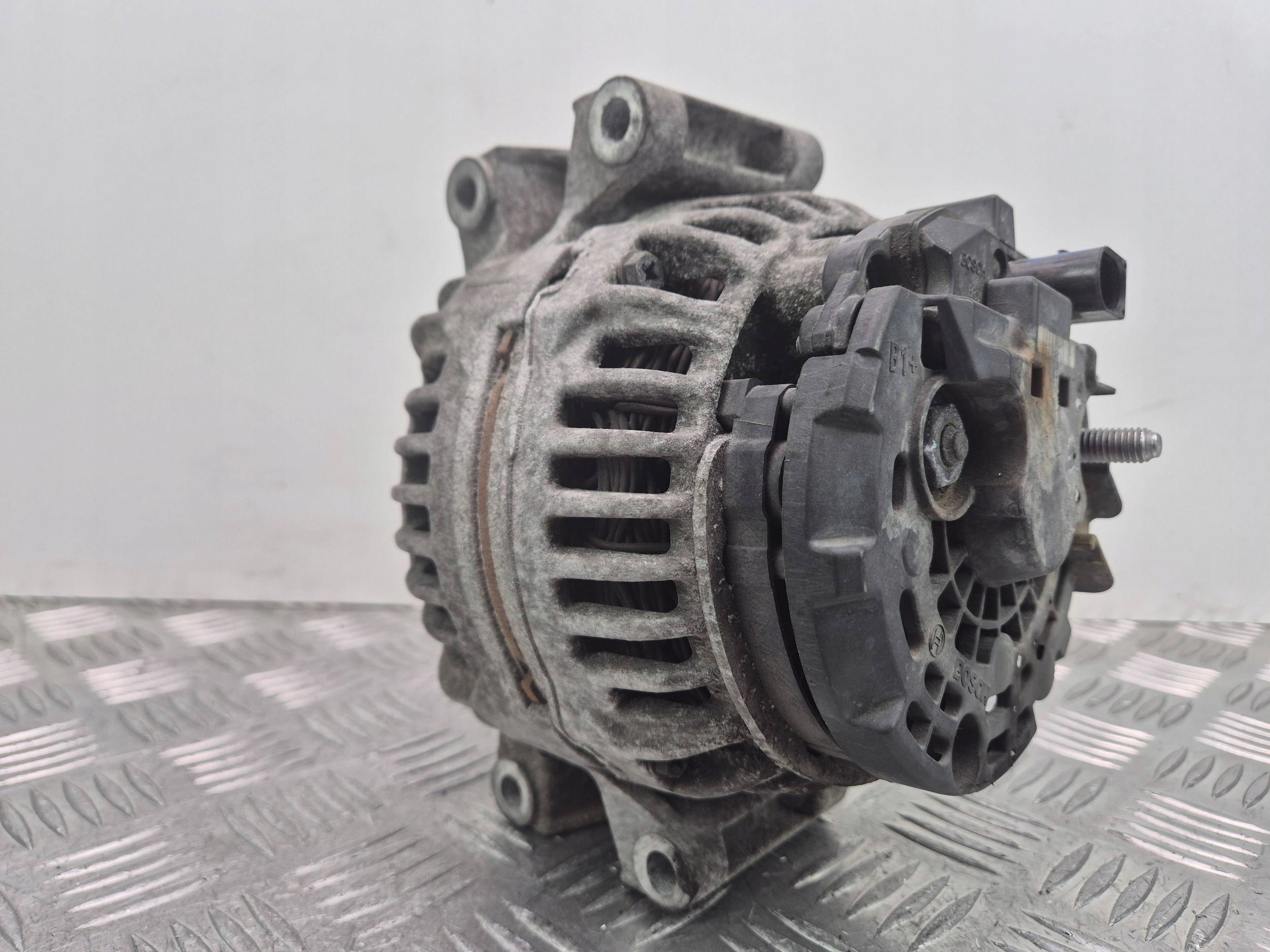 Mercedes GLK280 X204 Alternator A0131546302