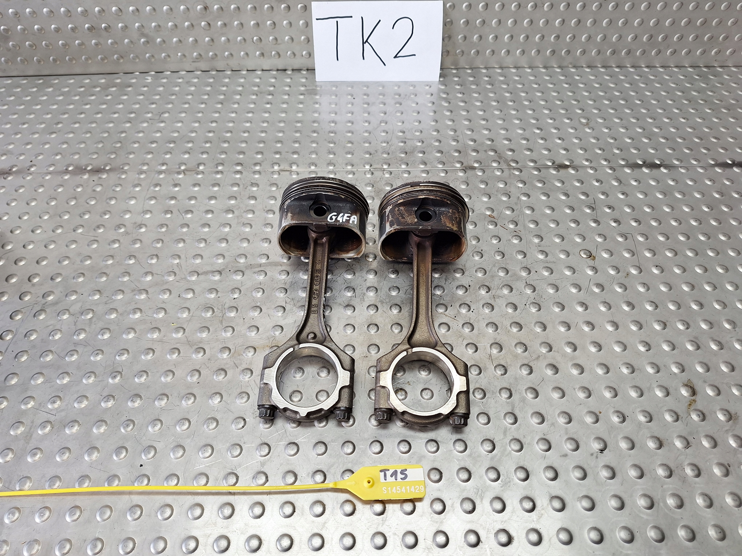 piston connecting rod G4FA KIA CEED i30 06-12 1.4 16V