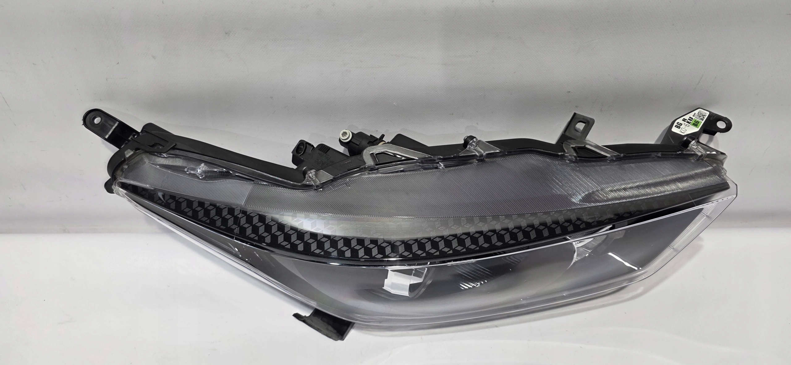 light right front lens LED TOYOTA YARIS IV 20- original K0-6EU