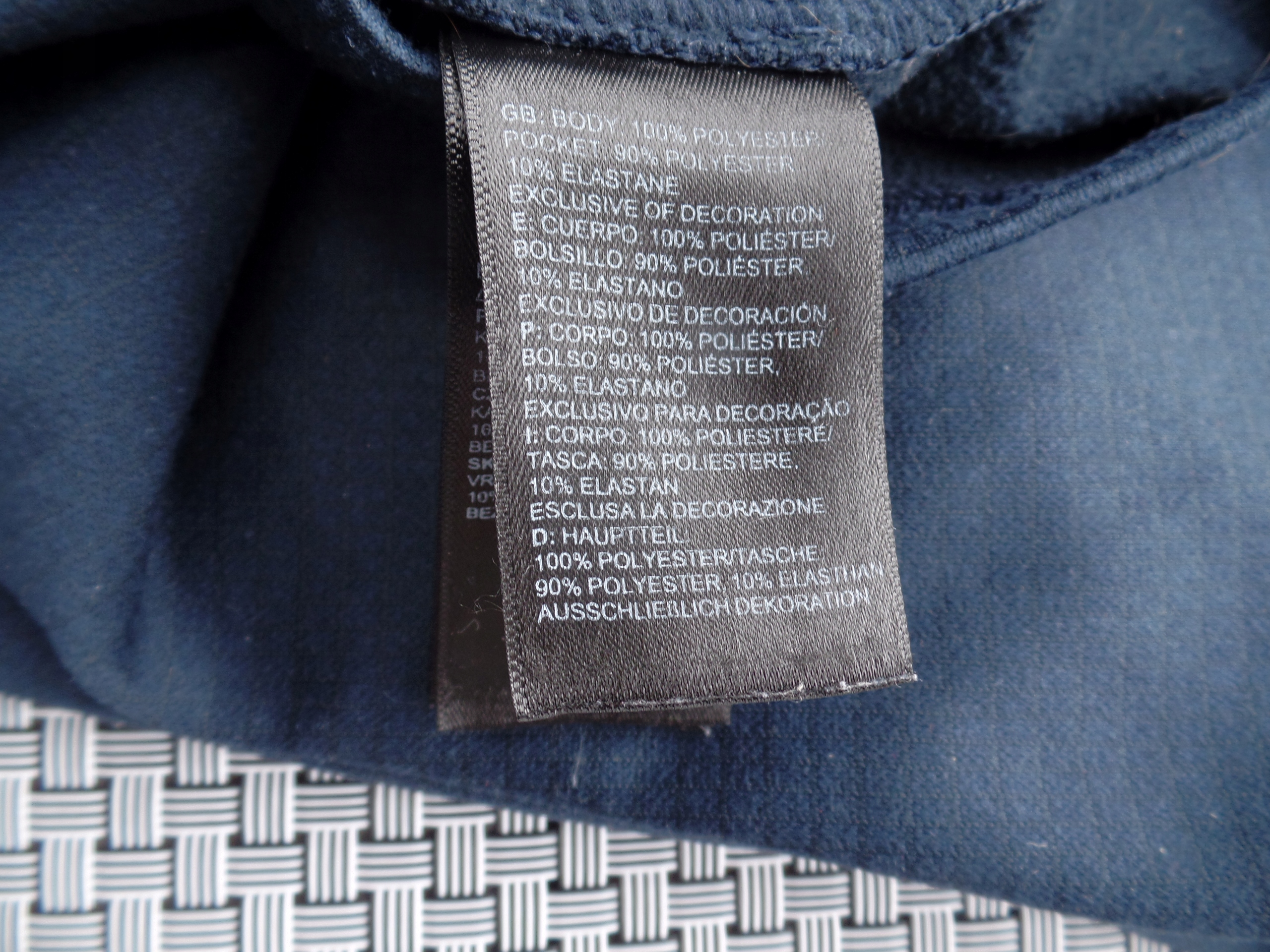 THE NORTH FACE SZORTY roz S Długość przed kolano