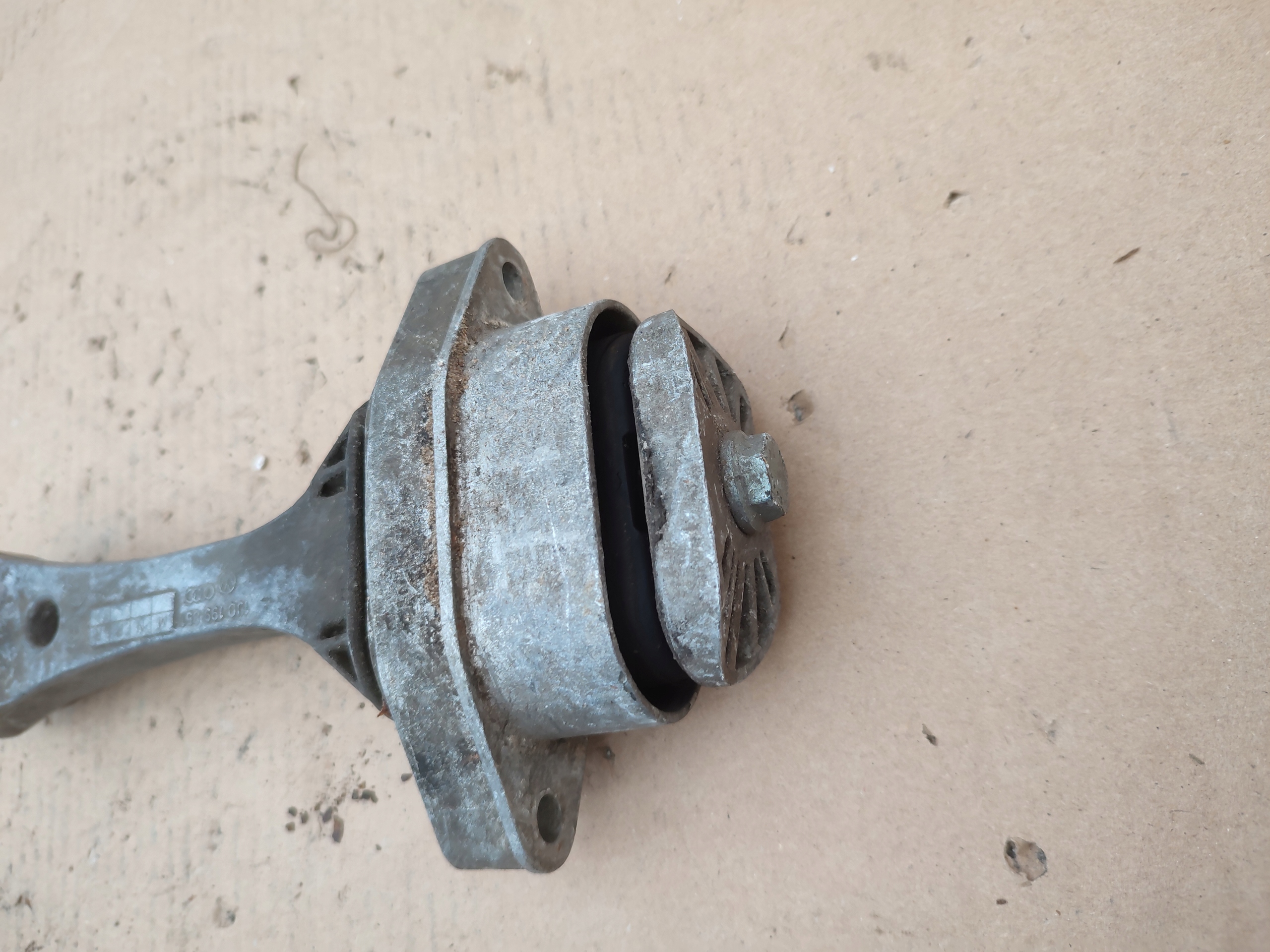 engine mount AUDI A3 TT 1J0199851M 1J0199851